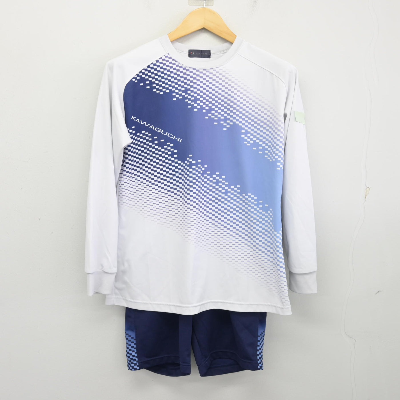 【中古】埼玉県 川口市立高等学校 女子制服 2点 (体操服 上・体操服 下) sf098613