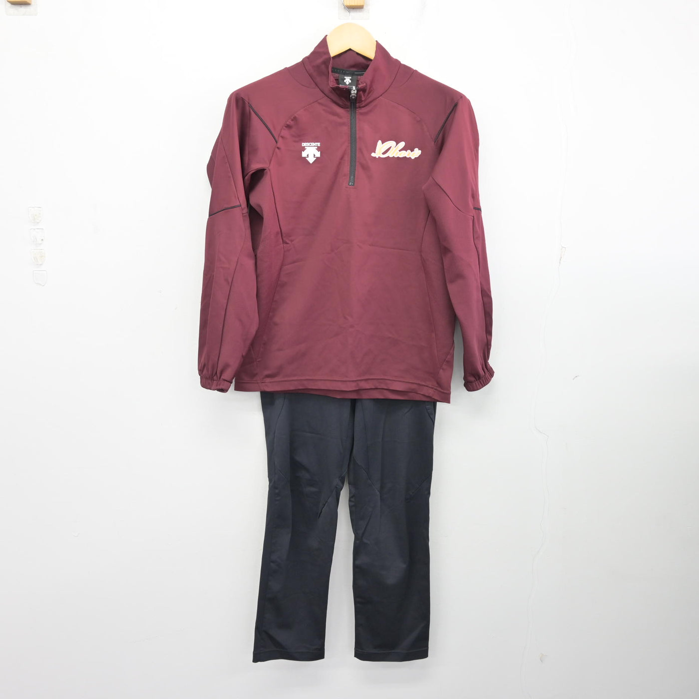 【中古】福岡県 福岡大学附属大濠中学校・高等学校 女子制服 2点 (ジャージ 上・ジャージ 下) sf098642