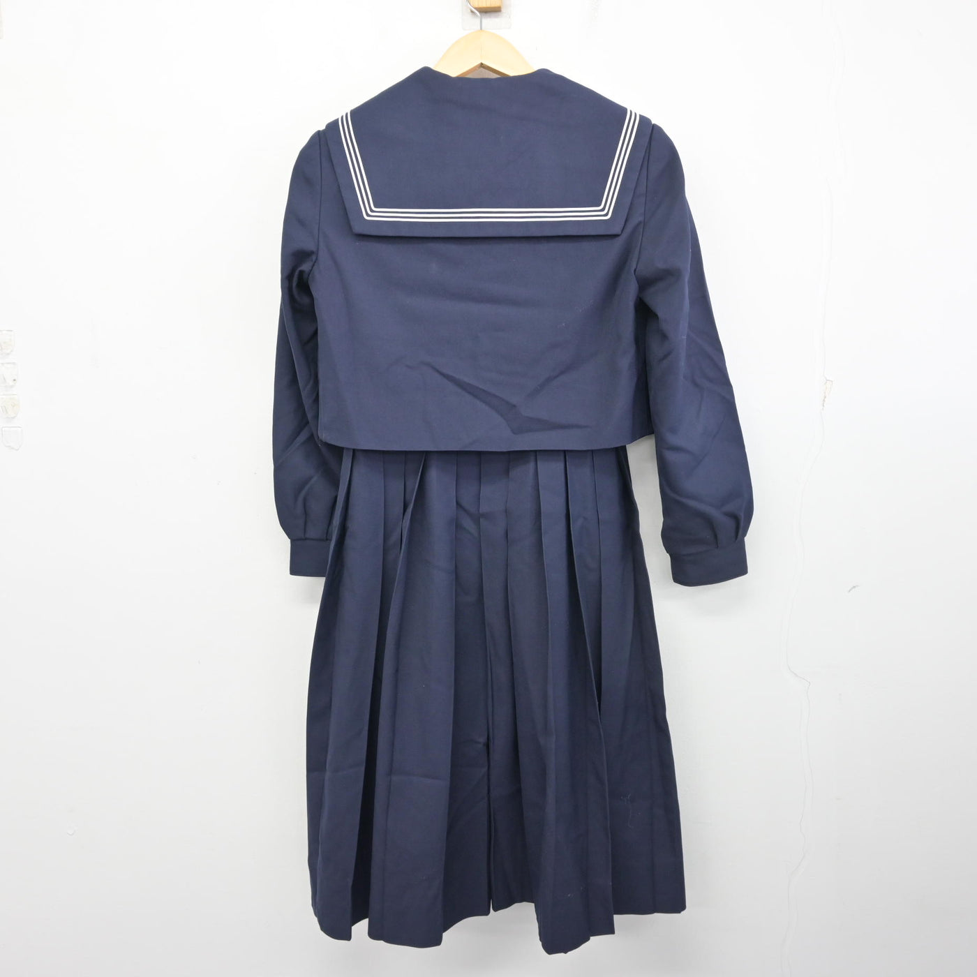 【中古】福岡県 金武中学校 女子制服 3点 (セーラー服・ジャンパースカート) sf098699