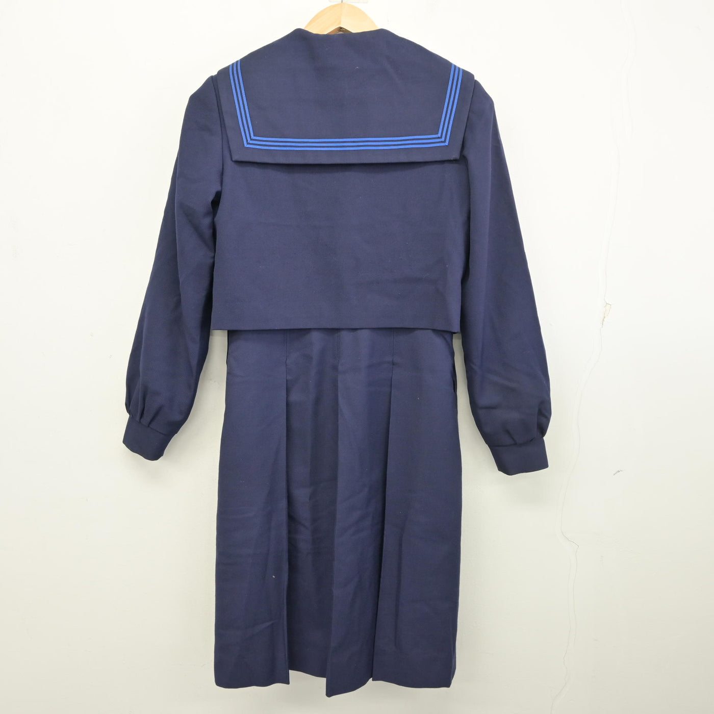 【中古】福岡県 香住丘高等学校 女子制服 2点 (セーラー服・ジャンパースカート) sf098704