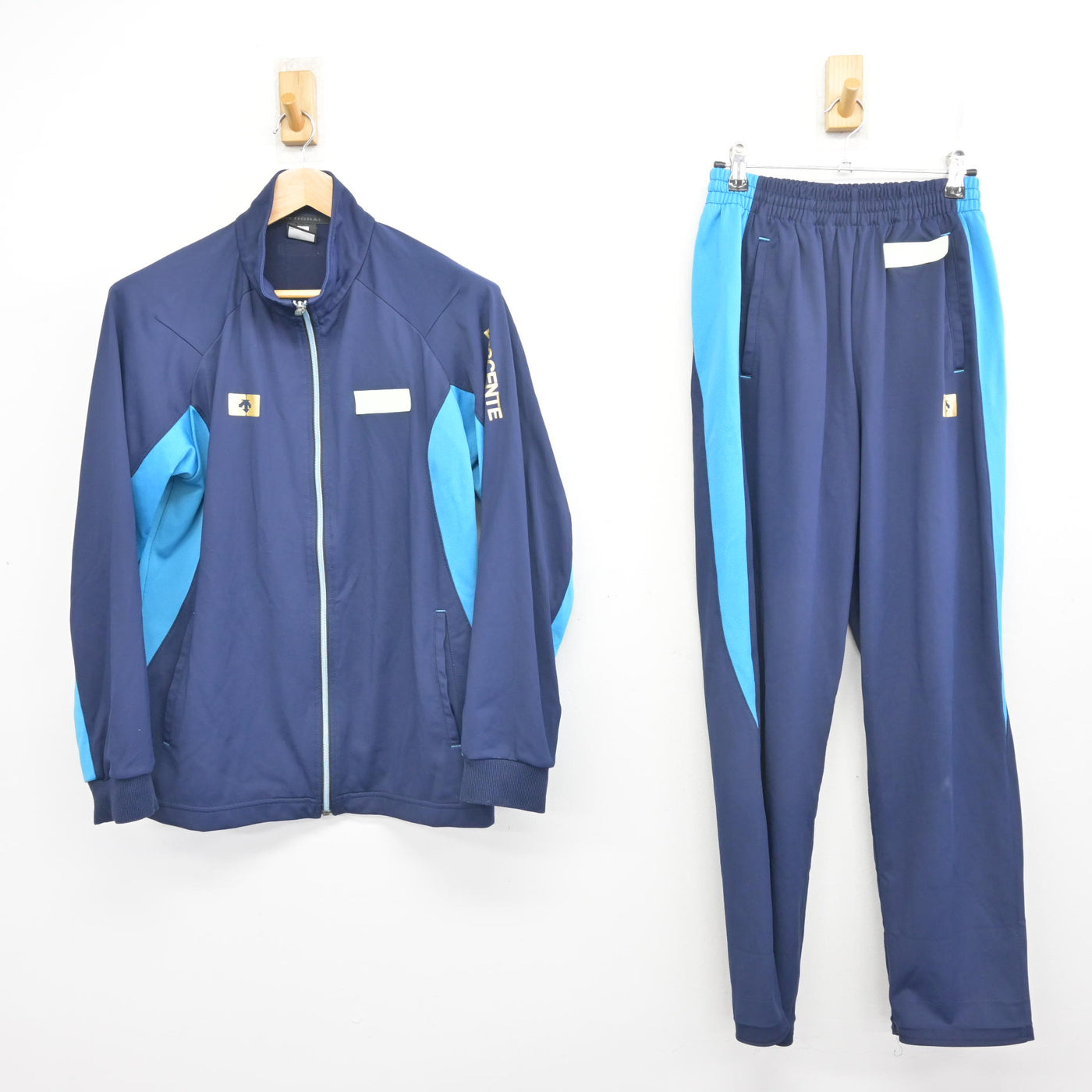 【中古】北海道 北海道苫小牧東高等学校 女子制服 2点 (ジャージ 上・ジャージ 下) sf098708