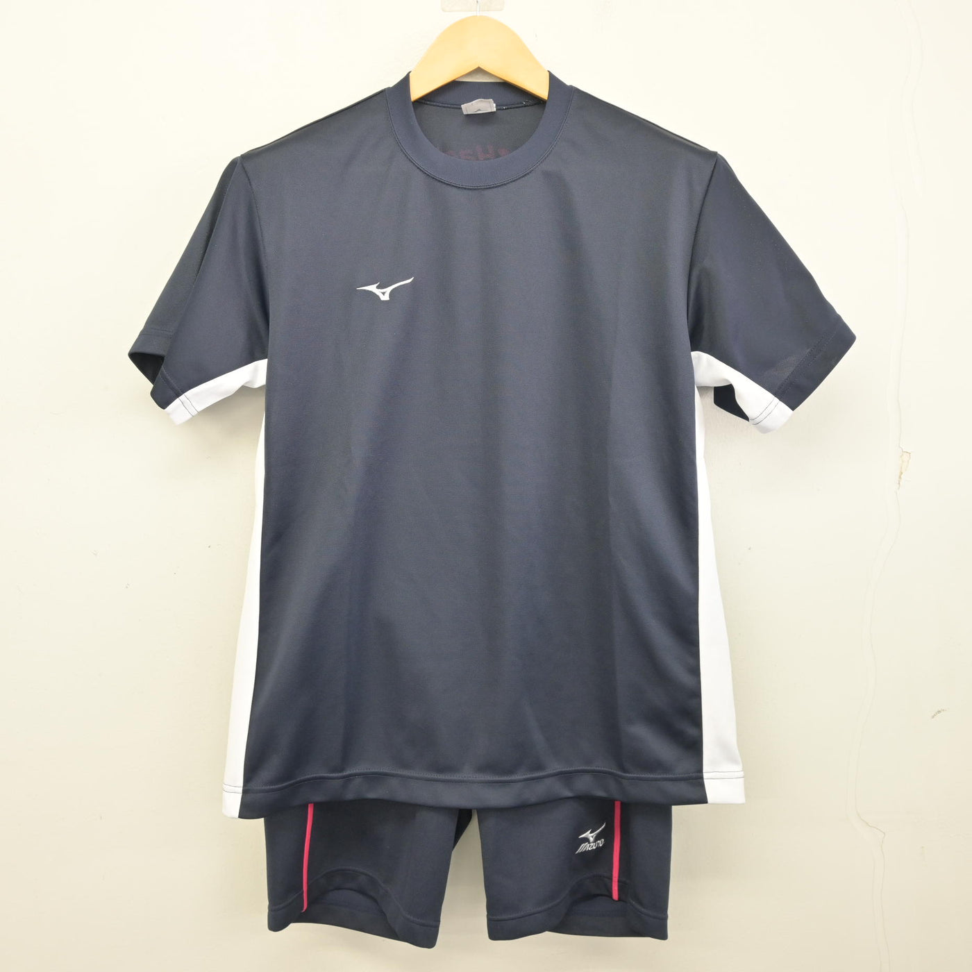 【中古】東京都 八王子学園八王子高等学校 女子制服 2点 (体操服 上・体操服 下) sf098734