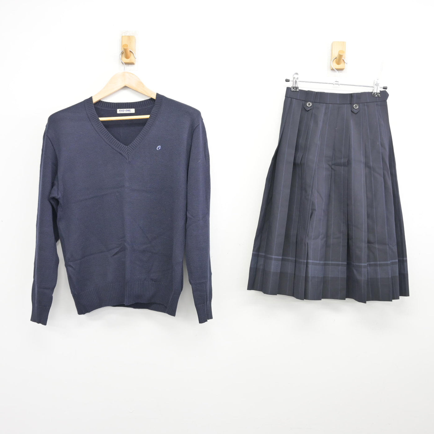 【中古】北海道  北海道大麻高等学校 女子制服 2点 (ニット・スカート) sf098800