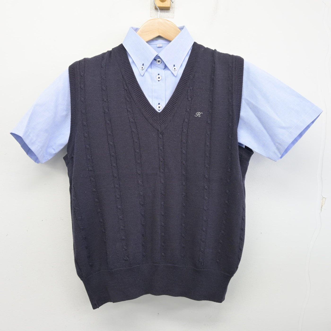 【中古】神奈川県 白鵬女子高等学校 女子制服 2点 (ニットベスト・シャツ) sf098807