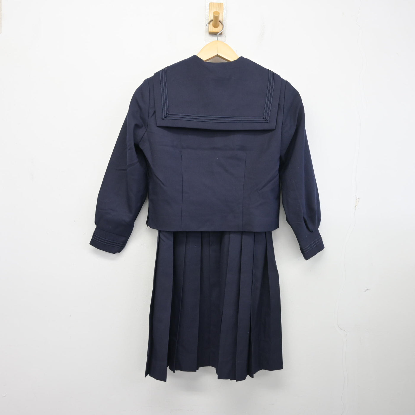 【中古】神奈川県 寒川中学校 女子制服 3点 (セーラー服・ジャンパースカート) sf098826