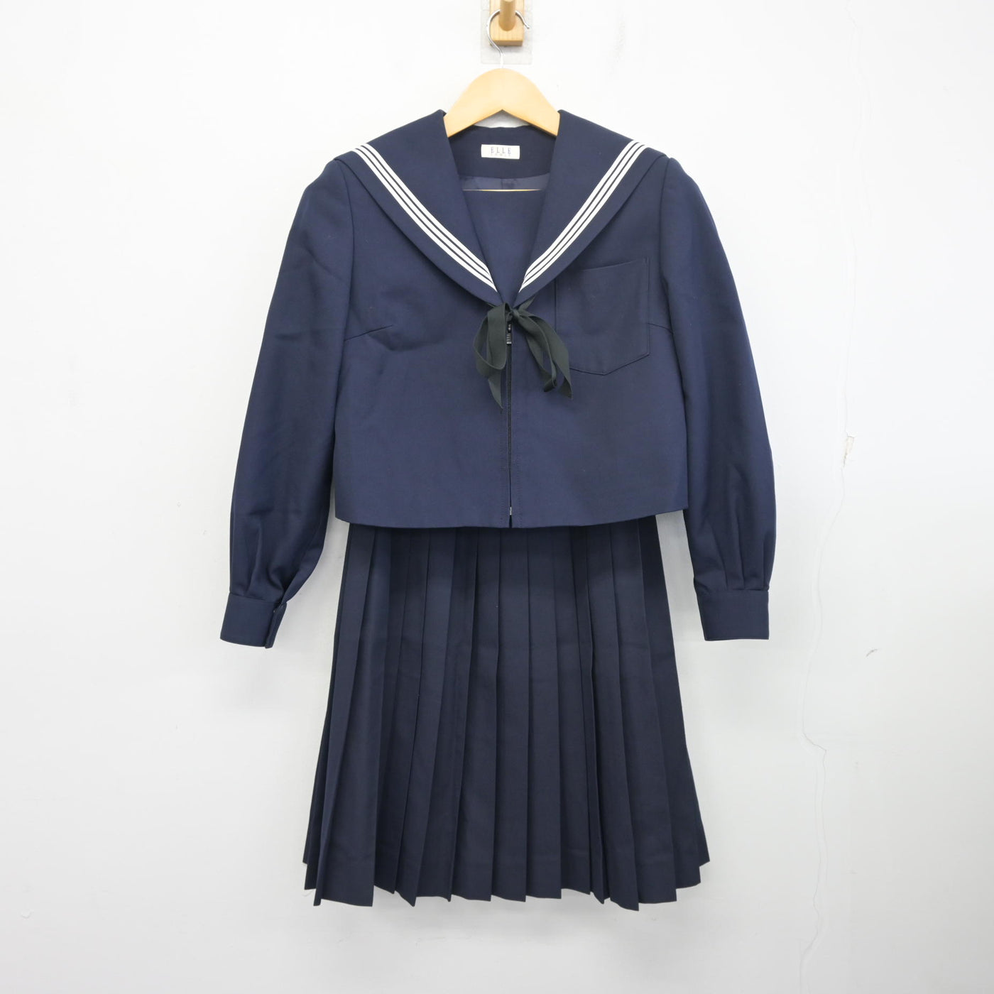 【中古】愛知県 尾西第一中学校/旧制服 女子制服 4点 (セーラー服・スカート) sf098850