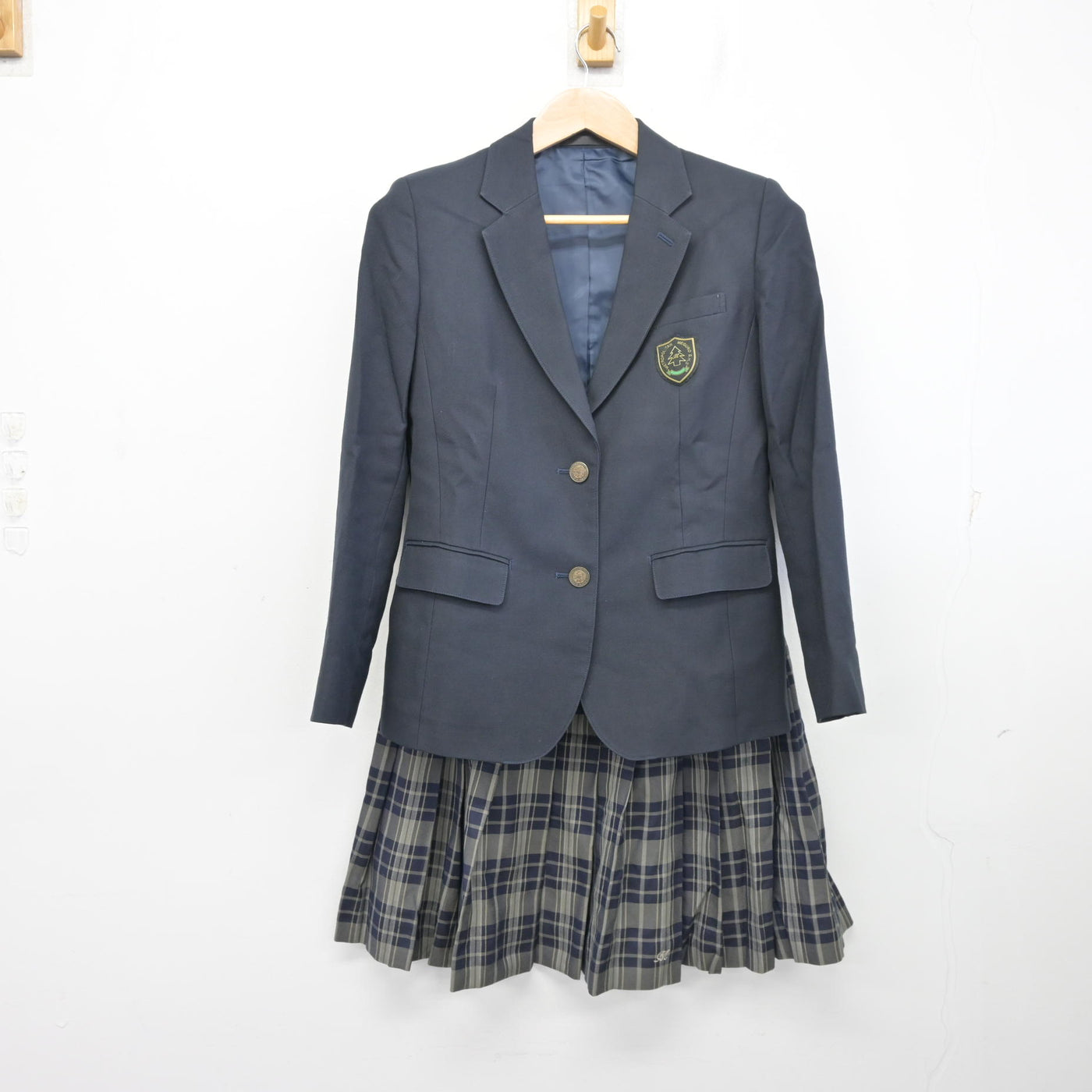 【中古】東京都 目黒高等学校 女子制服 3点 (ブレザー・スカート) sf098851