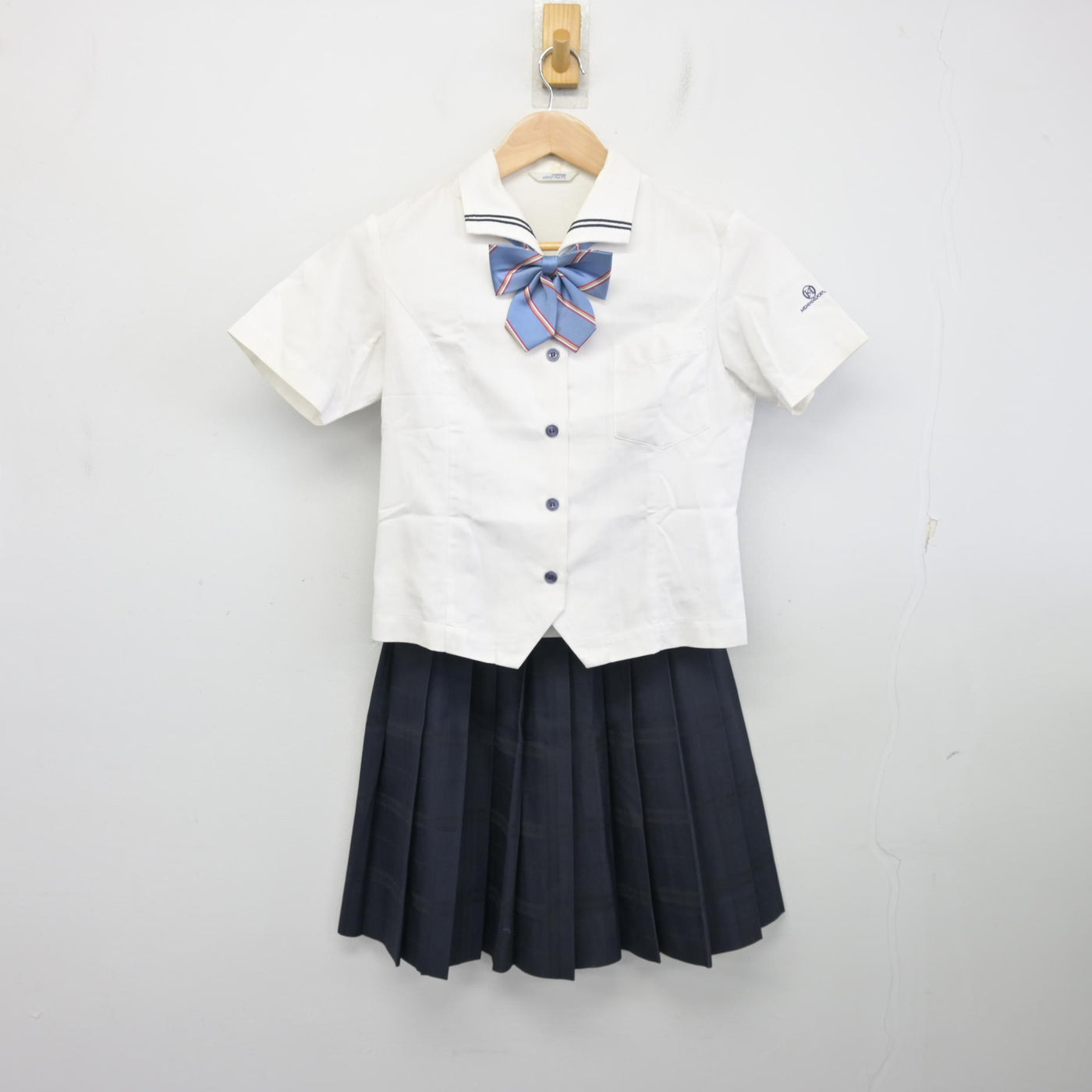 【中古】岡山県 岡山東商業高等学校 女子制服 3点 (ブラウス・スカート) sf098852
