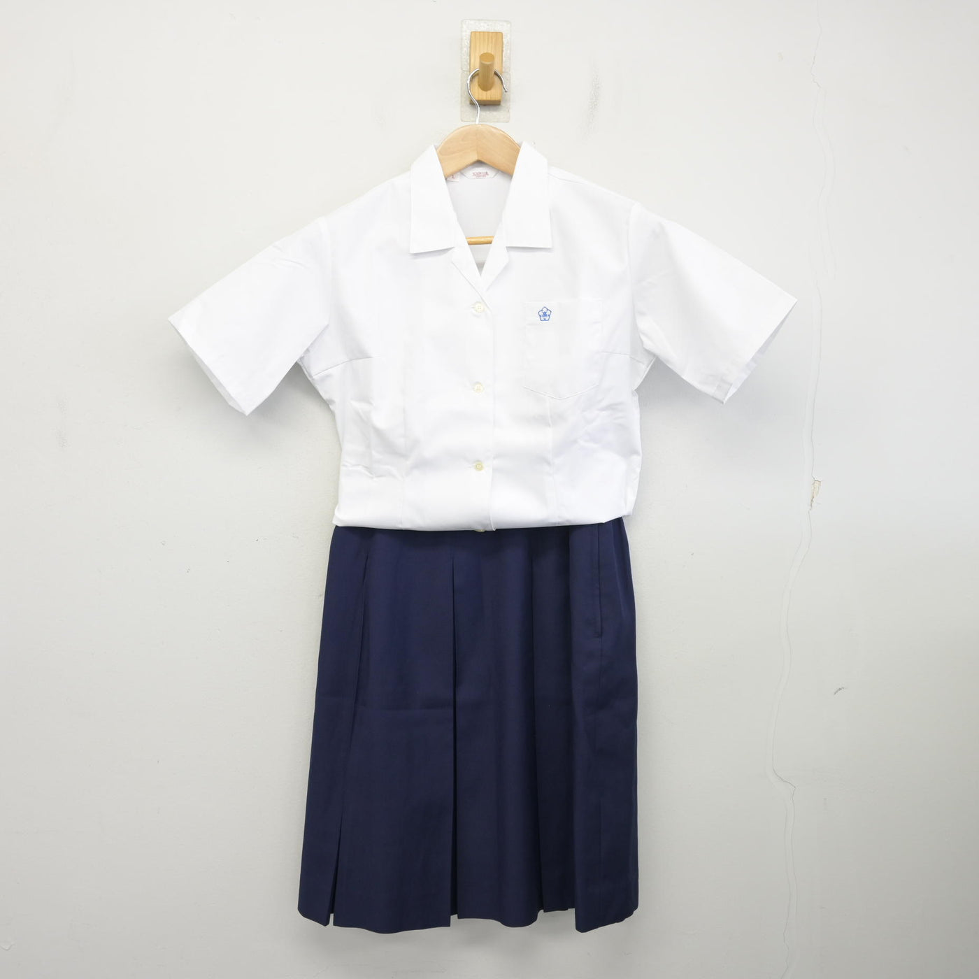 【中古】静岡県 浜北西高等学校 女子制服 3点 (ブラウス・スカート) sf098858