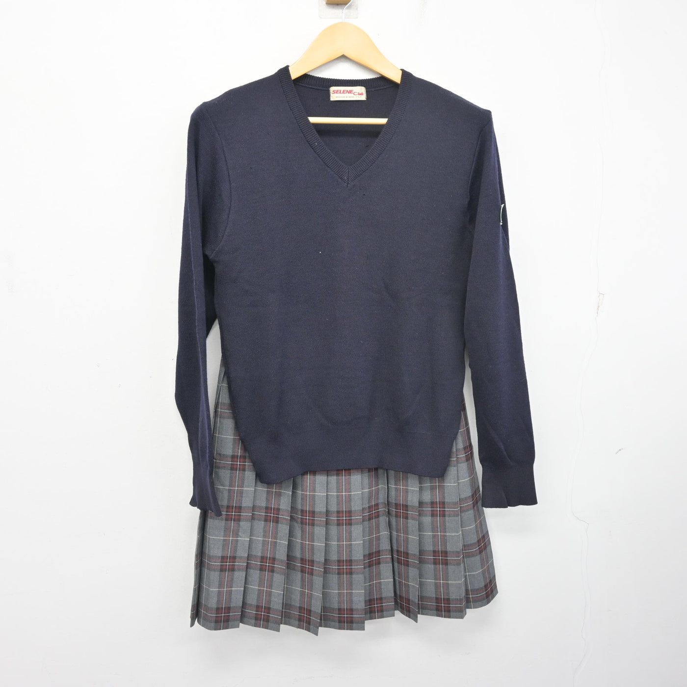【中古】茨城県 坂東総合高等学校 女子制服 2点 (ニット・スカート) sf098870