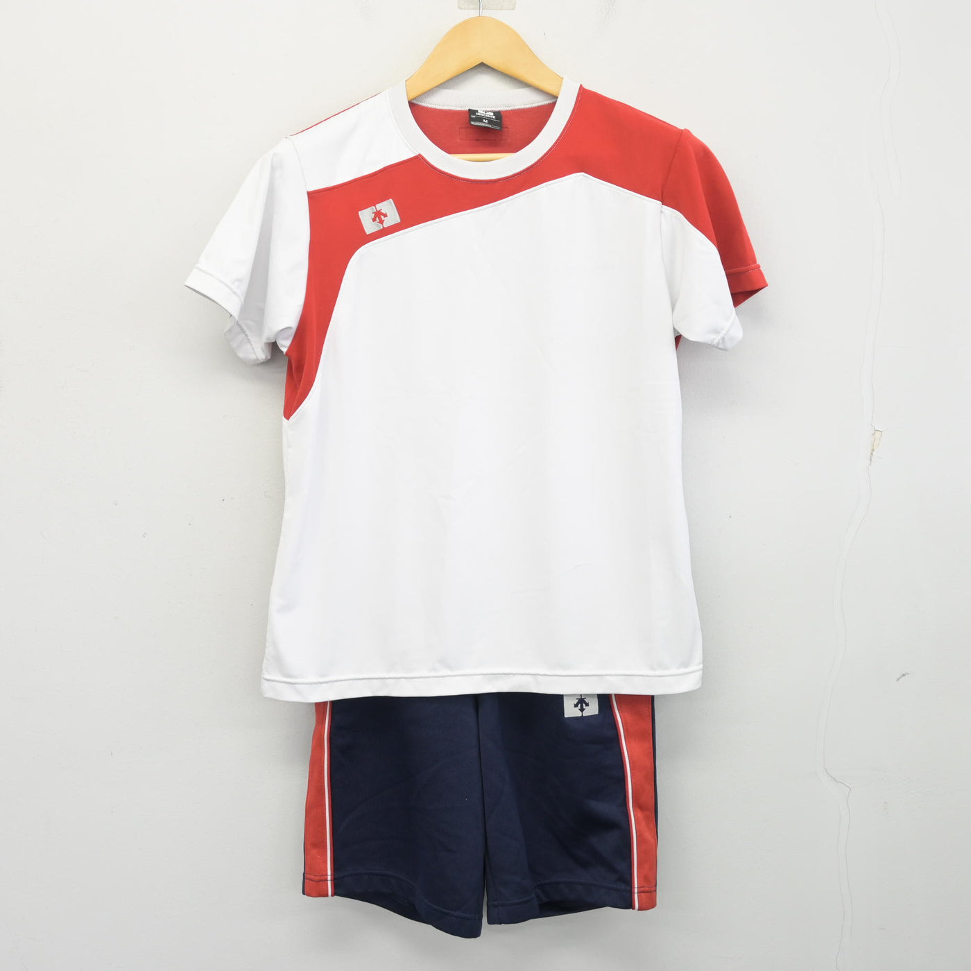 【中古】岡山県 総社南高等学校 女子制服 2点 (体操服 上・体操服 下) sf098915