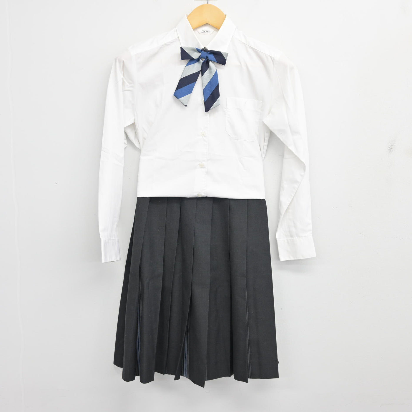 【中古】福岡県 福翔高等学校 女子制服 4点 (ブレザー・シャツ・スカート) sf098932