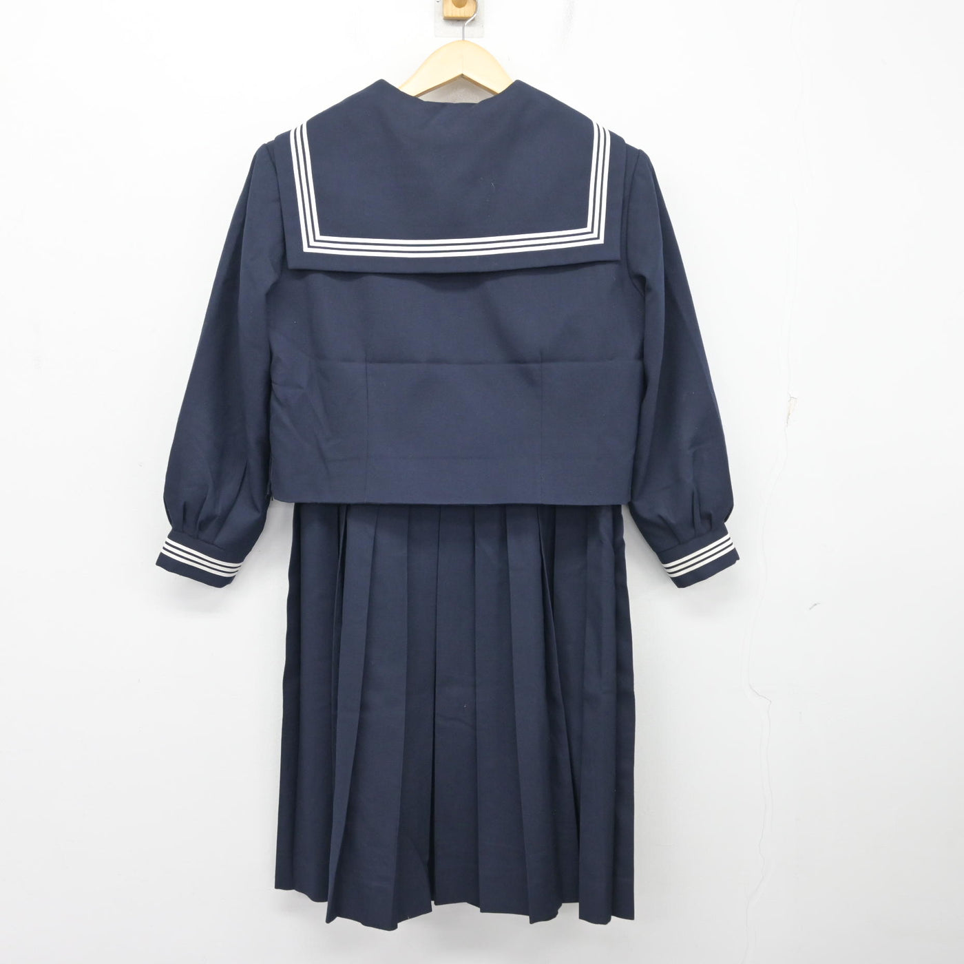 【中古】茨城県 取手第一中学校 女子制服 4点 (セーラー服・ジャンパースカート) sf098943