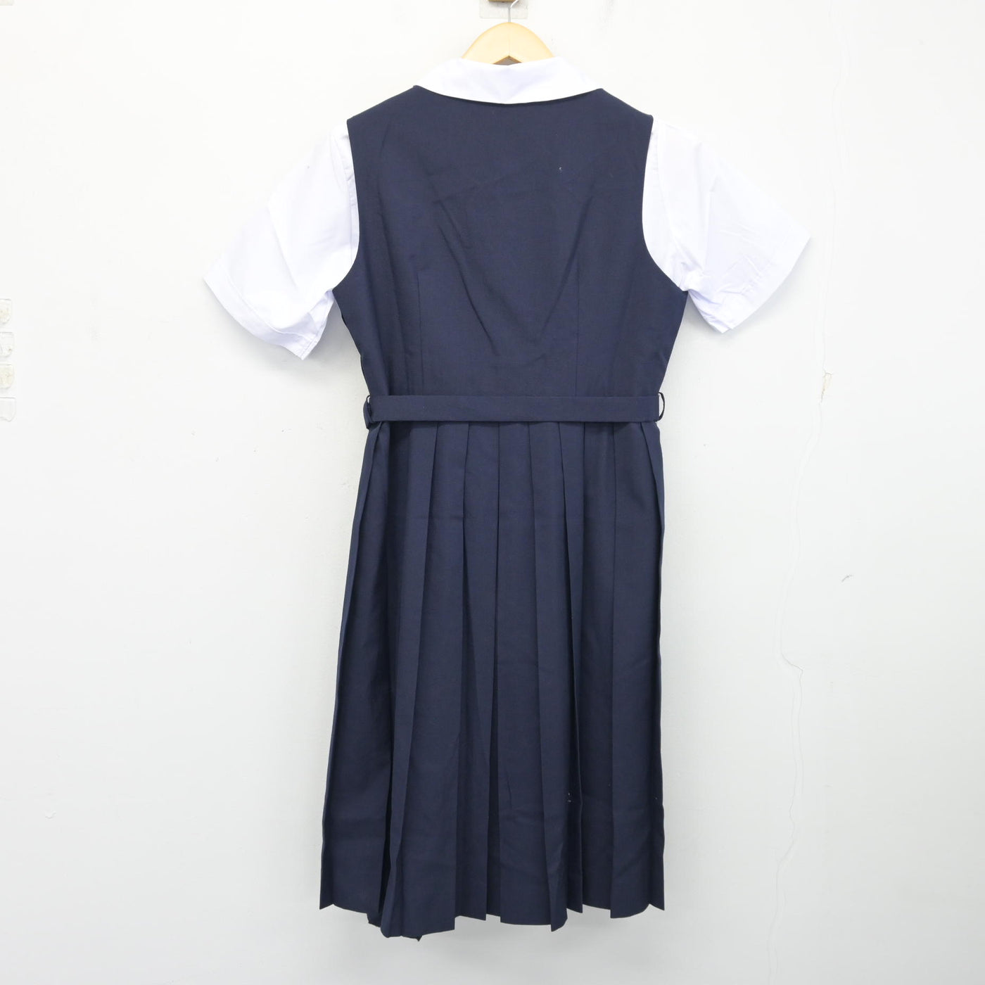 【中古】茨城県 取手第一中学校 女子制服 2点 (ブラウス・ジャンパースカート) sf098944