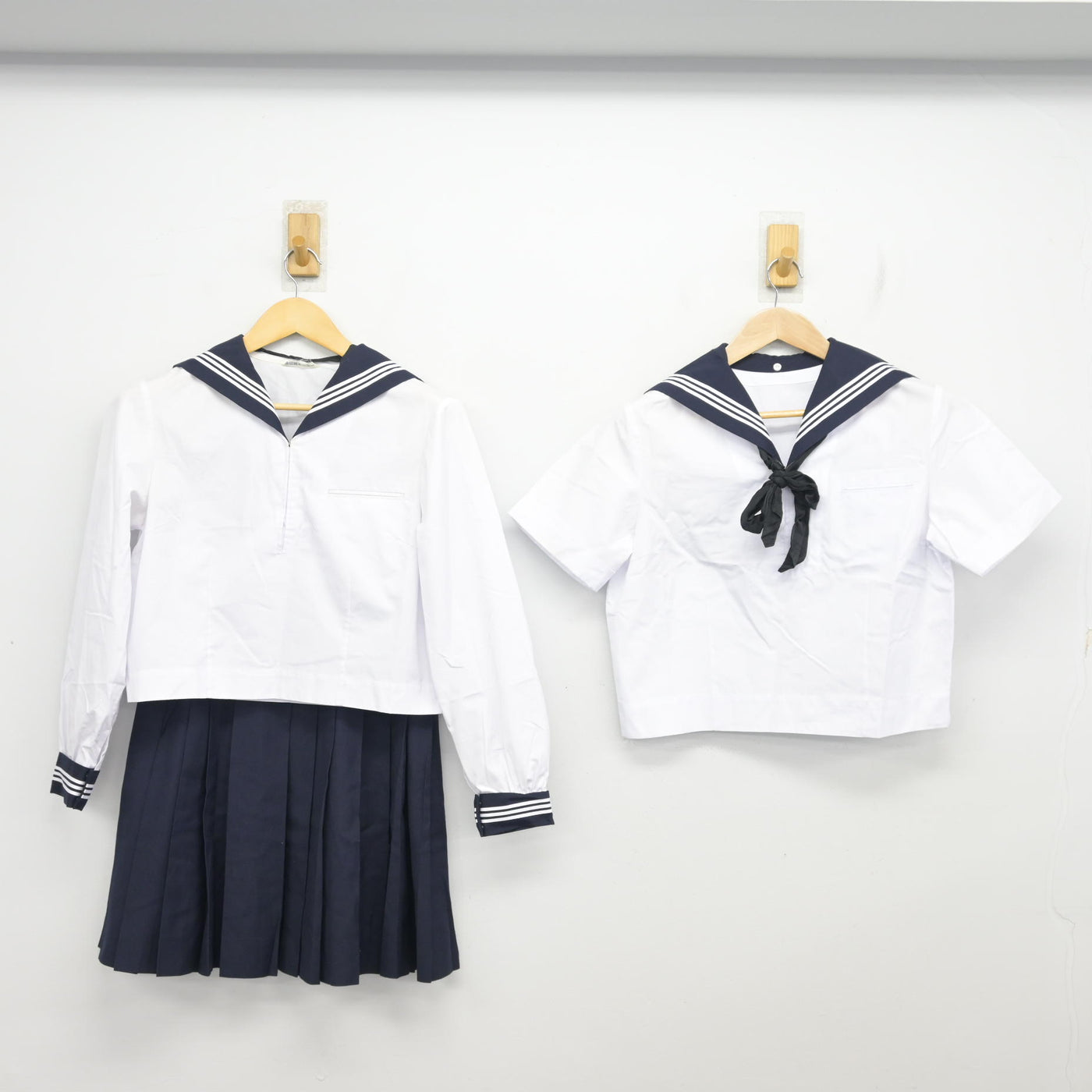 【中古】東京都 駒場高等学校 女子制服 4点 (セーラー服・セーラー服・スカート) sf098946