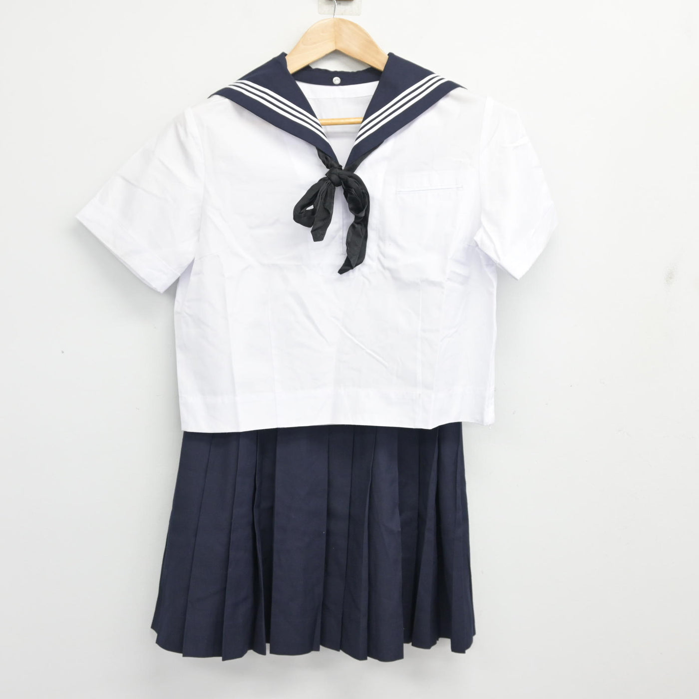 【中古】東京都 駒場高等学校 女子制服 4点 (セーラー服・セーラー服・スカート) sf098946