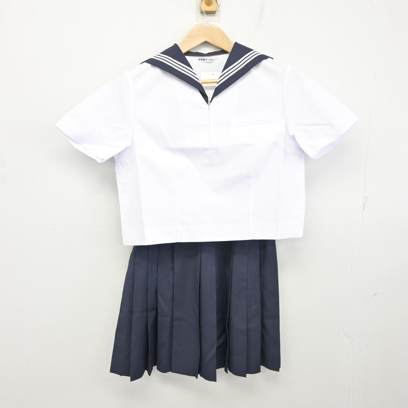 【中古】東京都 駒場高等学校 女子制服 2点 (セーラー服・スカート) sf098952