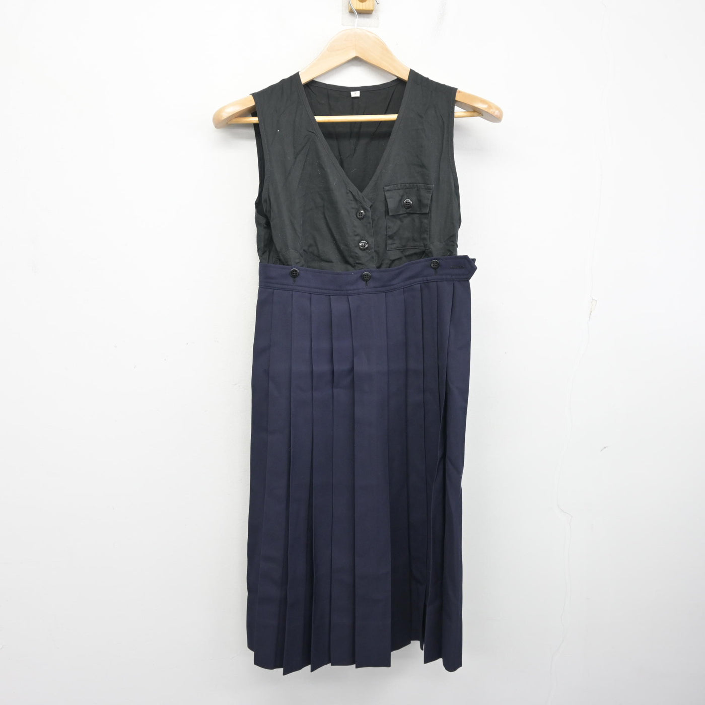 【中古】兵庫県 武庫川女子大学附属中学校・高等学校 女子制服 2点 (セーラー服・スカート) sf098975