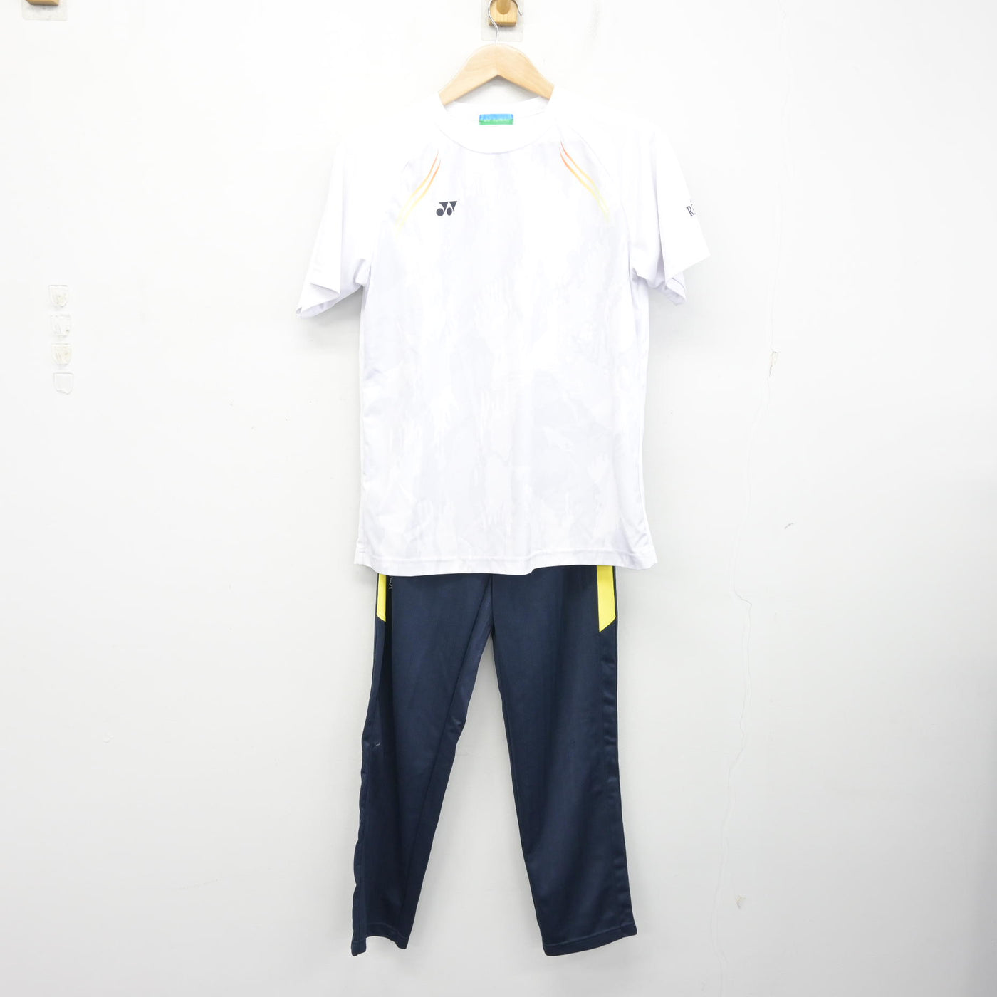 【中古】秋田県 秋田令和高等学校 女子制服 2点 (体操服 上・ジャージ 下) sf098985