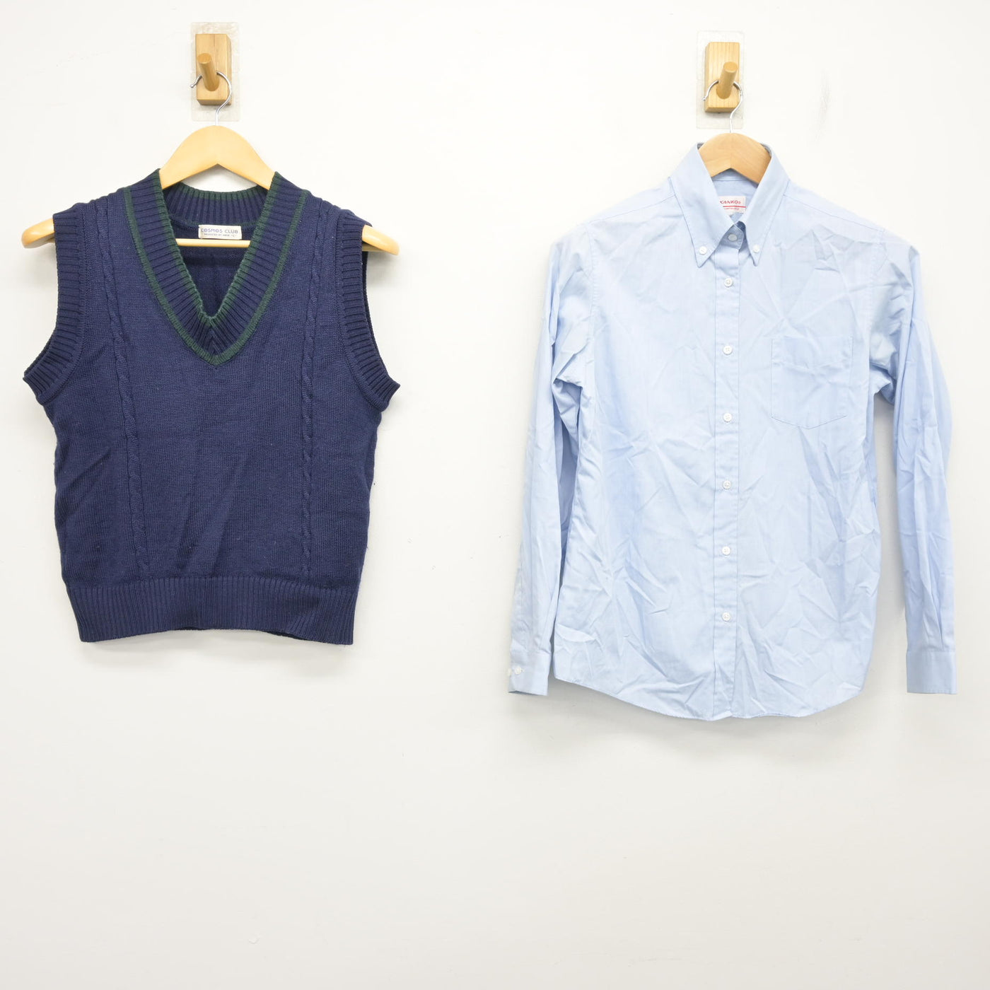 【中古】高知県 高知東高等学校 女子制服 2点 (ニットベスト・シャツ) sf098995