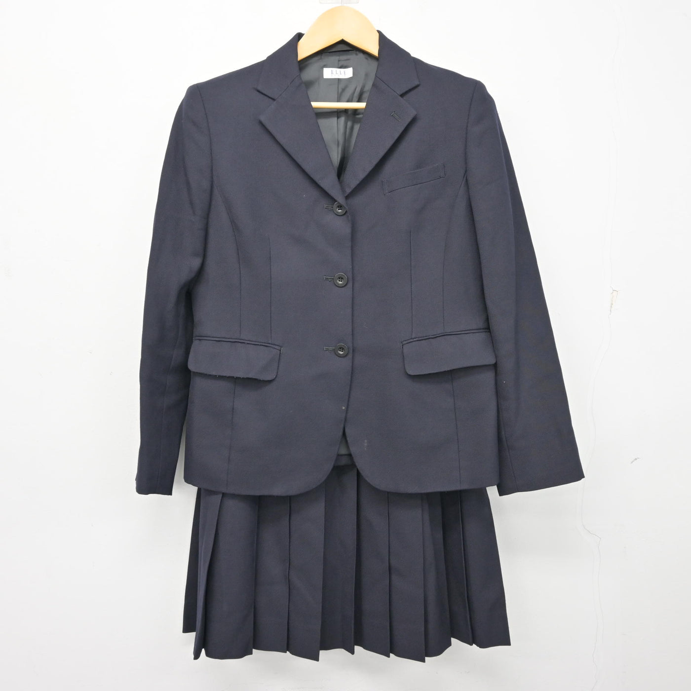 【中古】福岡県 中村学園女子高等学校 女子制服 2点 (ブレザー・スカート) sf098998