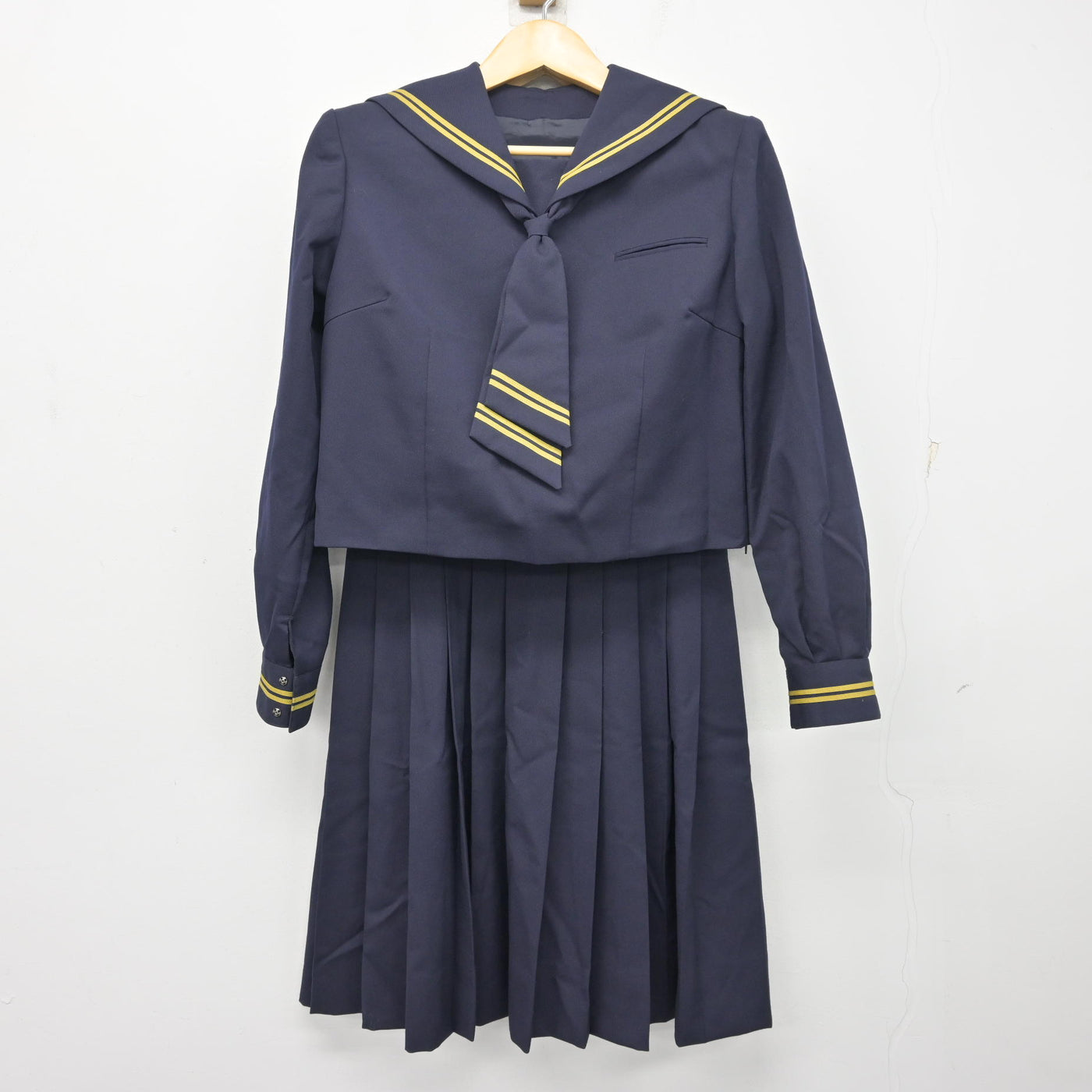 【中古】神奈川県 鶴嶺中学校 女子制服 3点 (セーラー服・ジャンパースカート) sf099005