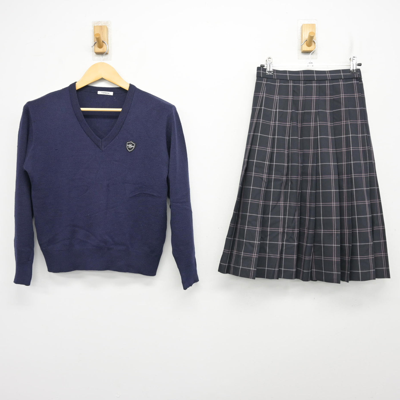 【中古】福岡県 須恵高等学校 女子制服 2点 (ニット・スカート) sf099008