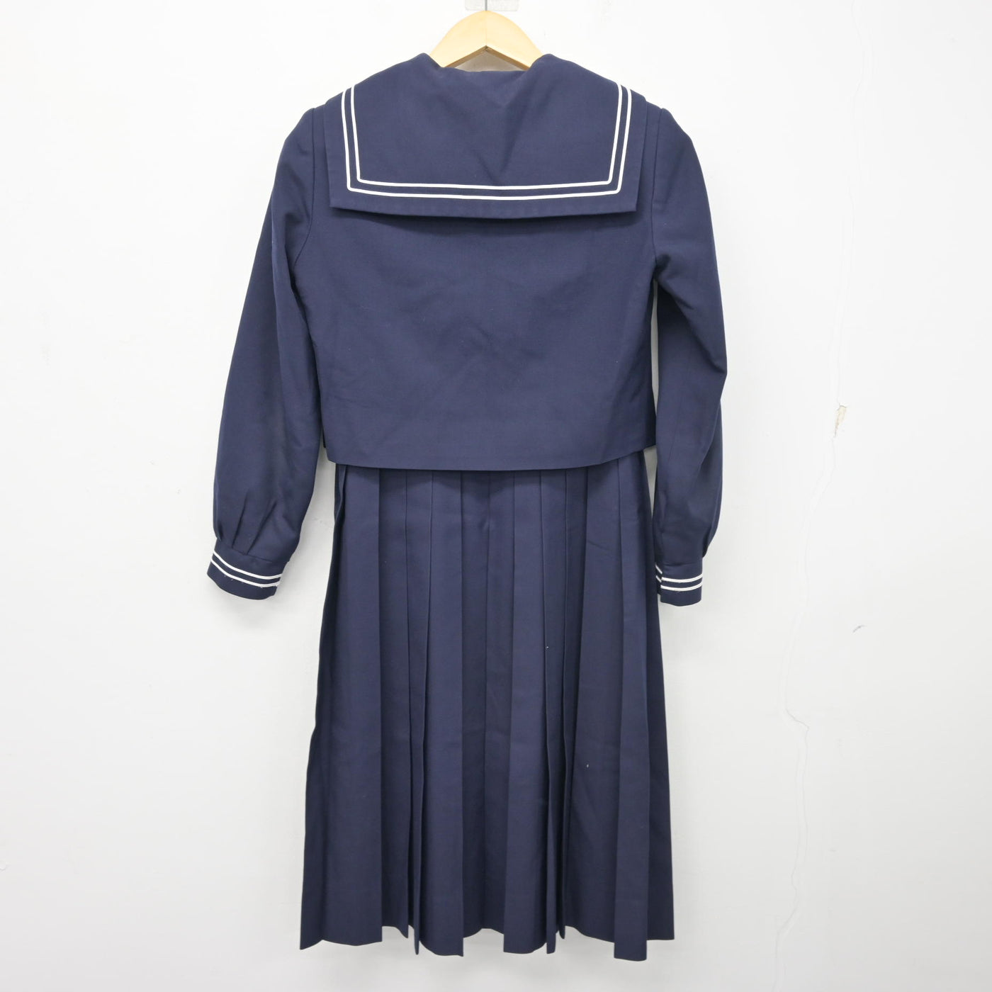 【中古】熊本県 嘉島中学校 女子制服 3点 (セーラー服・ジャンパースカート) sf099035