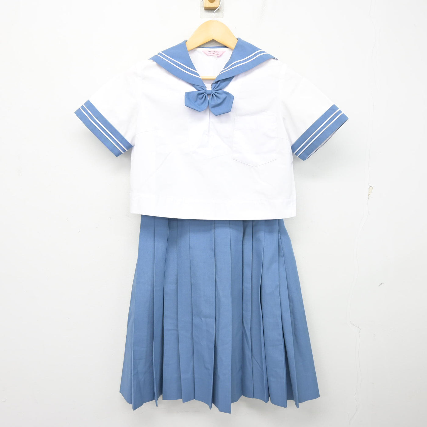 【中古】熊本県 嘉島中学校 女子制服 3点 (セーラー服・スカート) sf099037