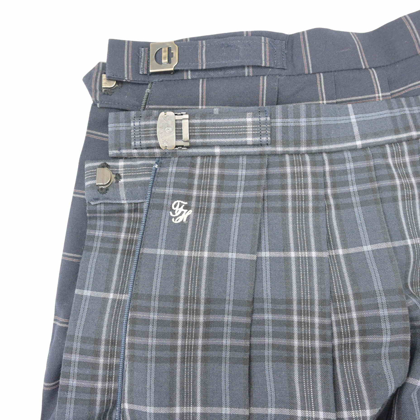 【中古】 学校名不明 女子制服 2点 (スカート・スカート) sf099042