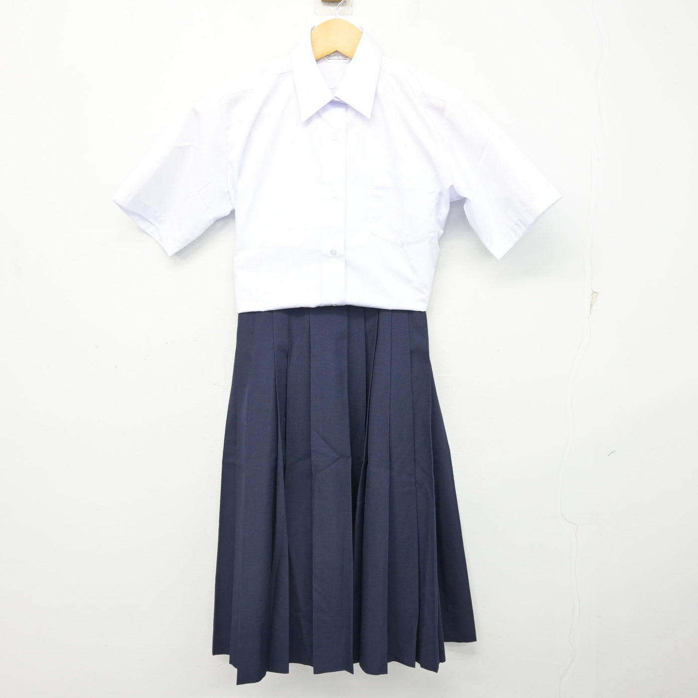 【中古】千葉県 八木が谷中学校 女子制服 2点 (シャツ・スカート) sf099045