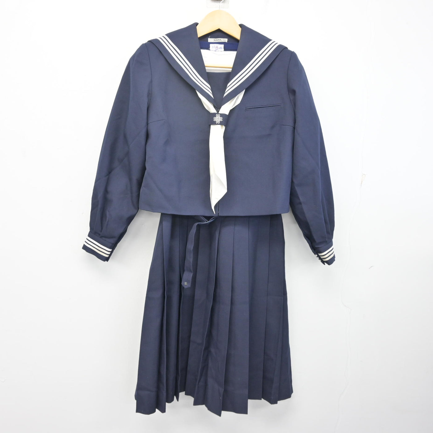 【中古】 千葉県 八木が谷中学校 女子制服 5点 (セーラー服・ジャンパースカート・その他アイテム) sf099083
