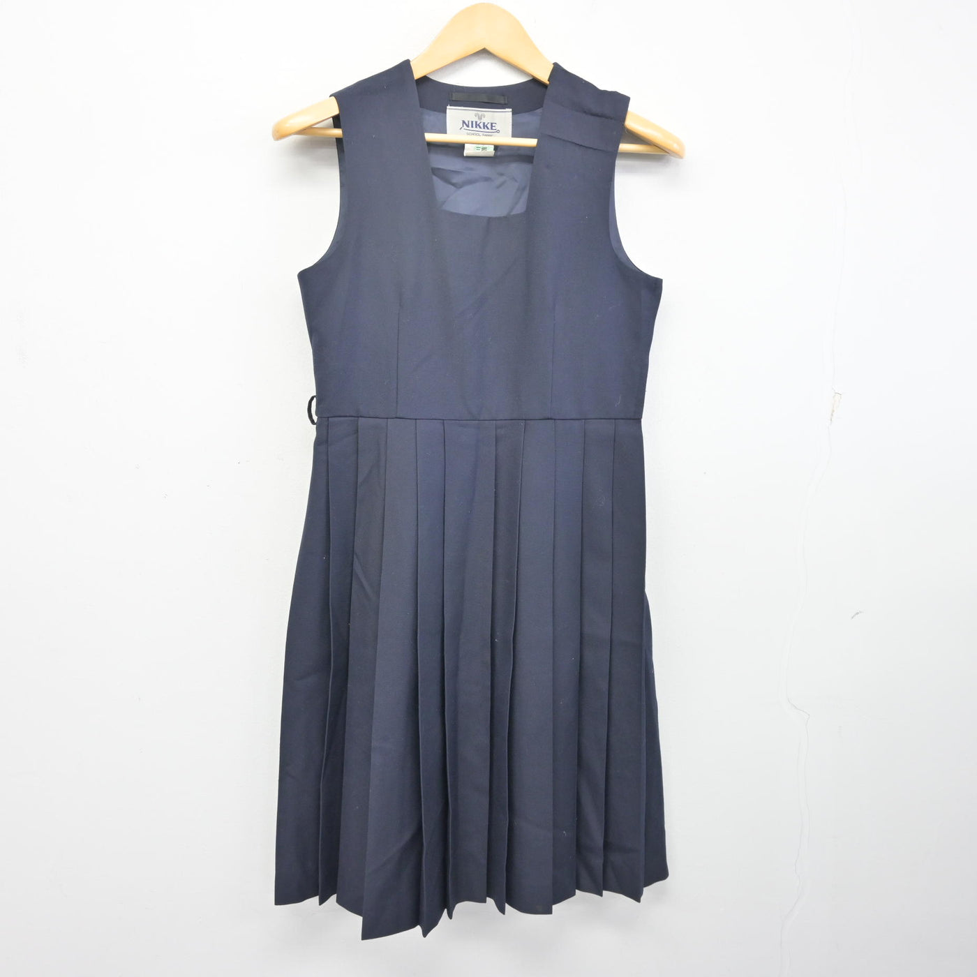 【中古】埼玉県 彦糸中学校 女子制服 2点 (セーラー服・ジャンパースカート) sf099085