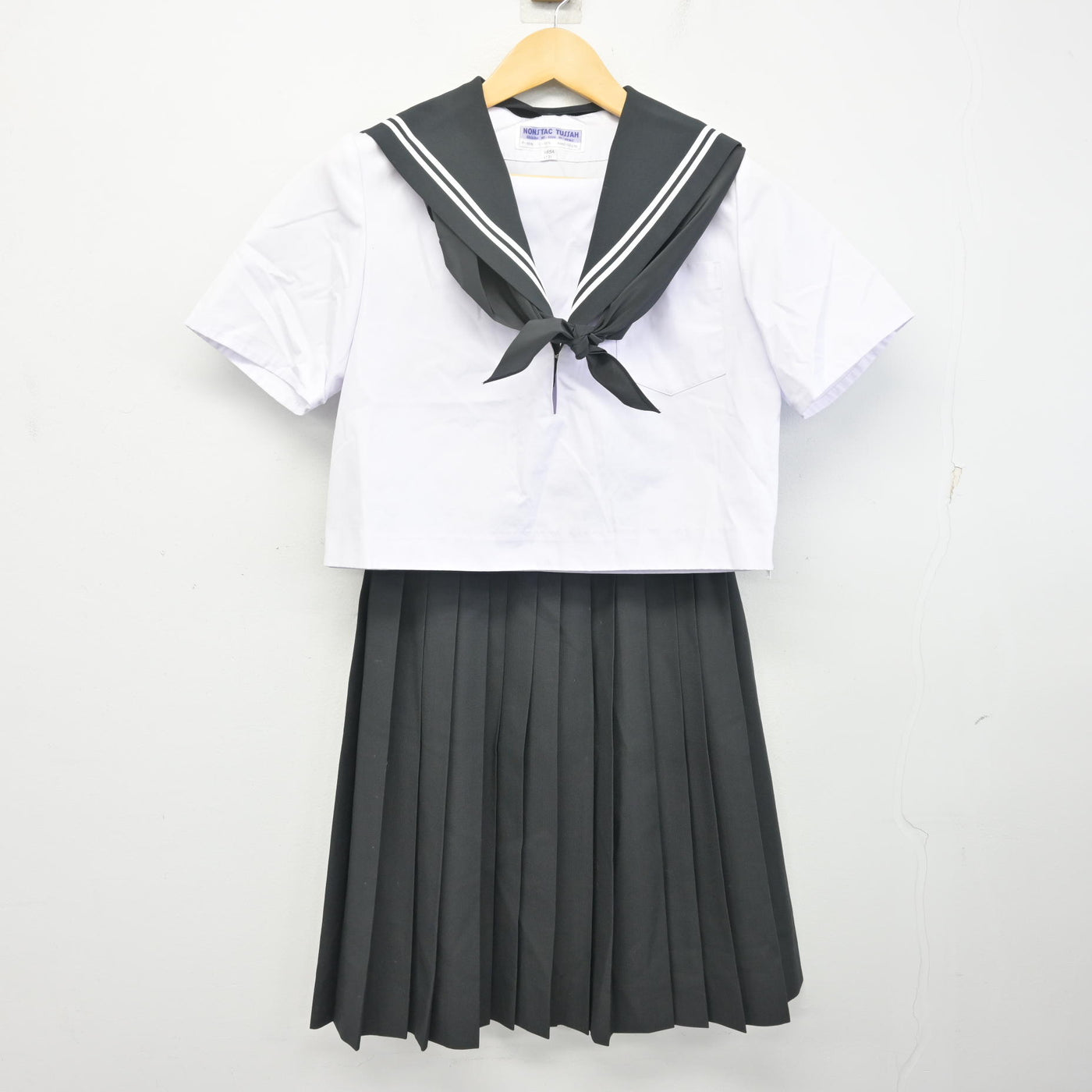 【中古】愛知県 幡豆中学校 女子制服 3点 (セーラー服・スカート) sf099094