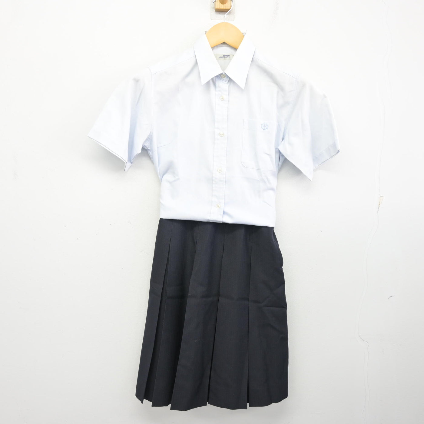 【中古】滋賀県 光泉カトリック中学校・高等学校 女子制服 3点 (ニットベスト・シャツ・スカート) sf099106