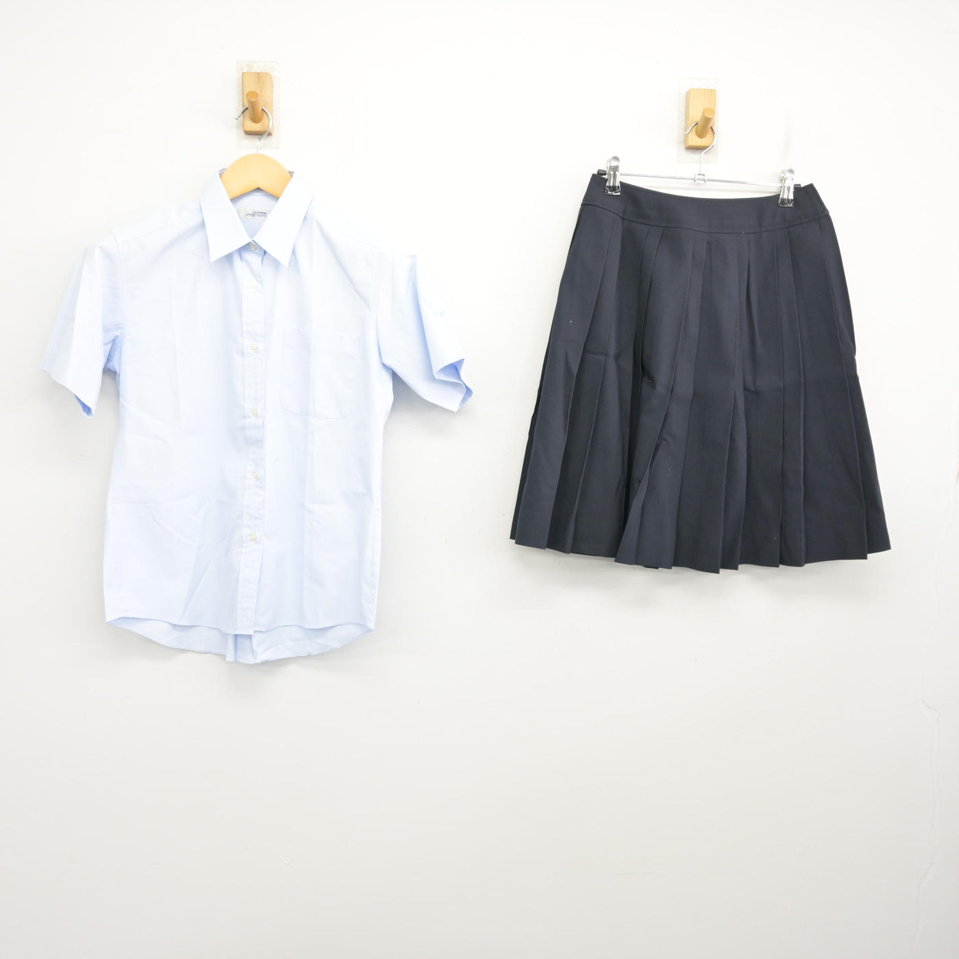 中古】大阪府 吹田東高等学校 女子制服 2点 (シャツ・スカート 