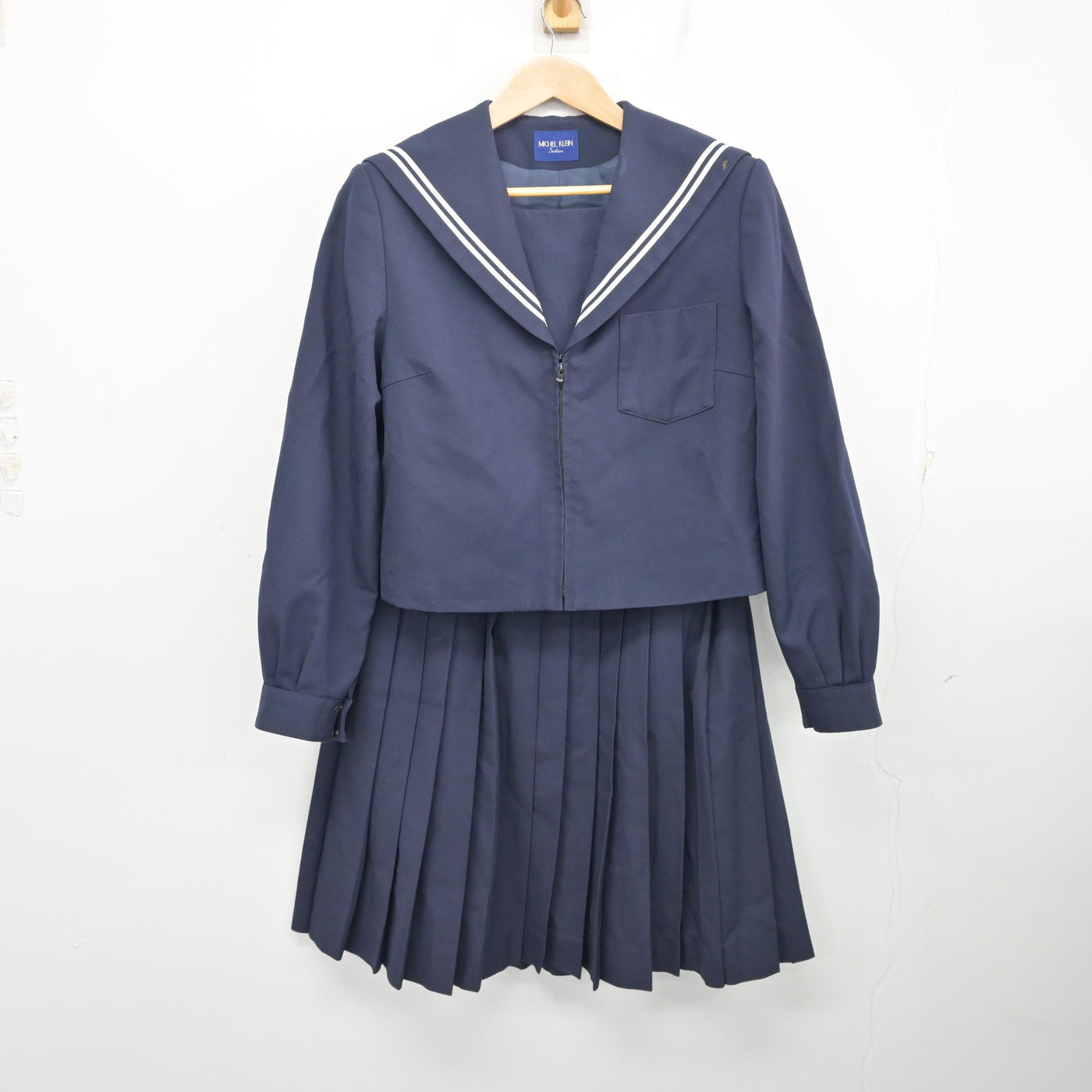 【中古】愛知県 横須賀中学校 女子制服 2点 (セーラー服・スカート) sf099172