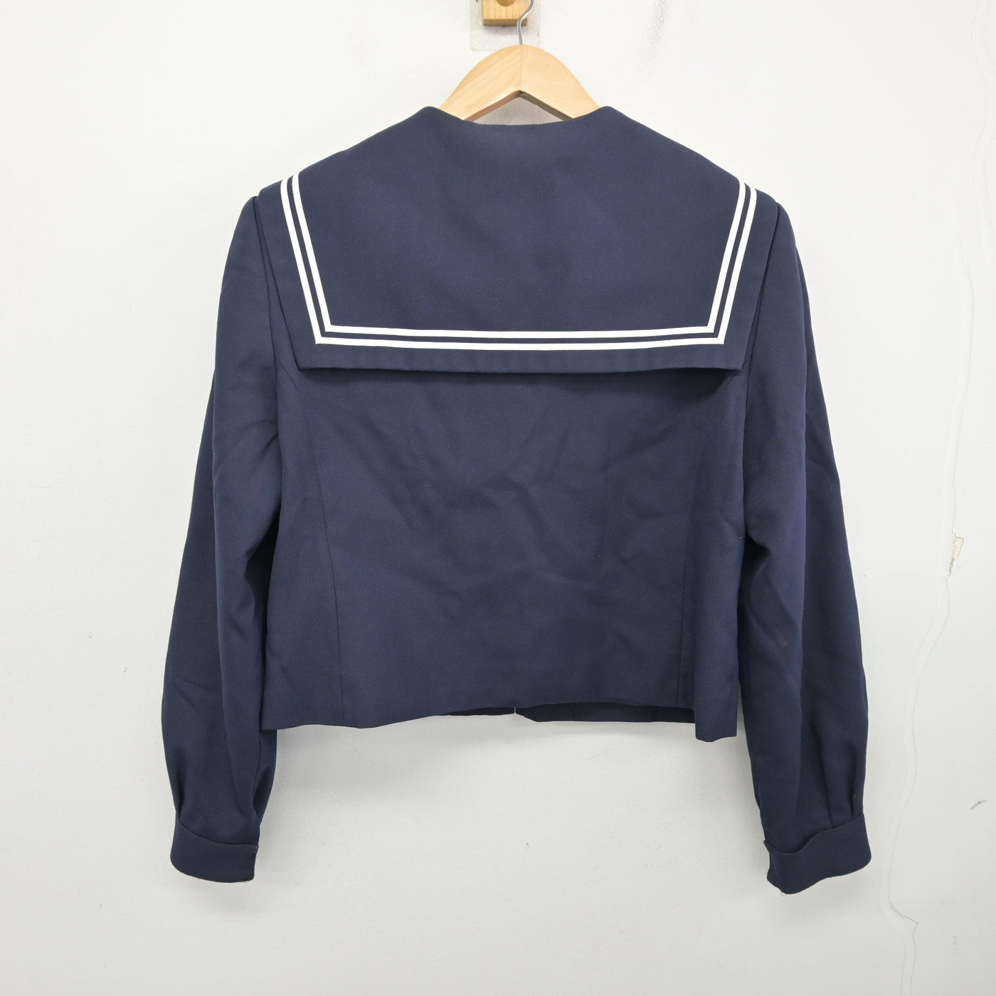 【中古】愛知県 横須賀中学校 女子制服 2点 (セーラー服・スカート) sf099172