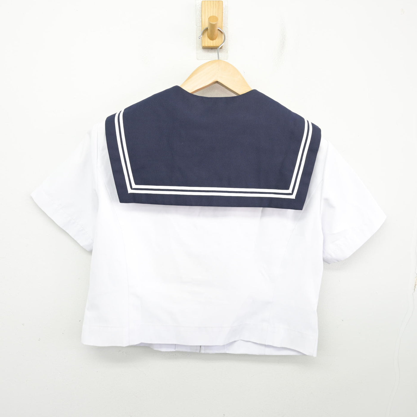 【中古】愛知県 横須賀中学校 女子制服 3点 (セーラー服・スカート) sf099173