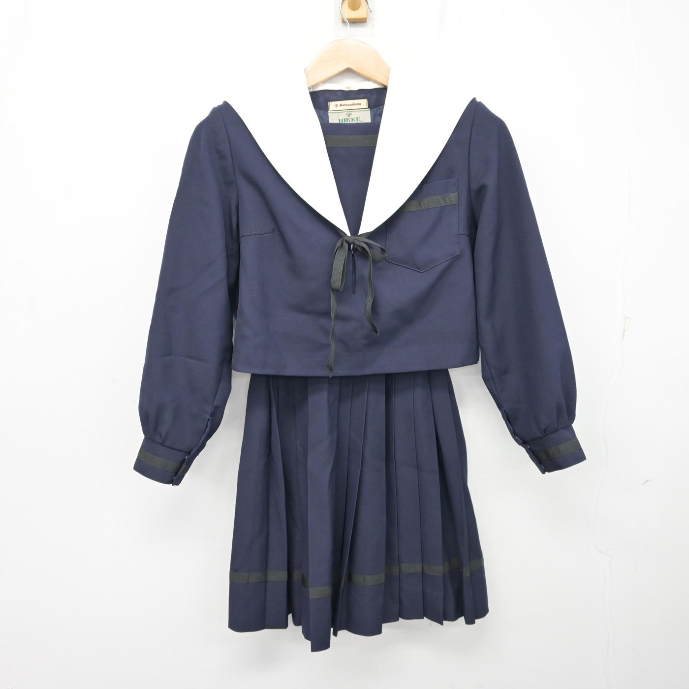 【中古】愛知県 明和高等学校 女子制服 3点 (セーラー服・スカート) sf099187