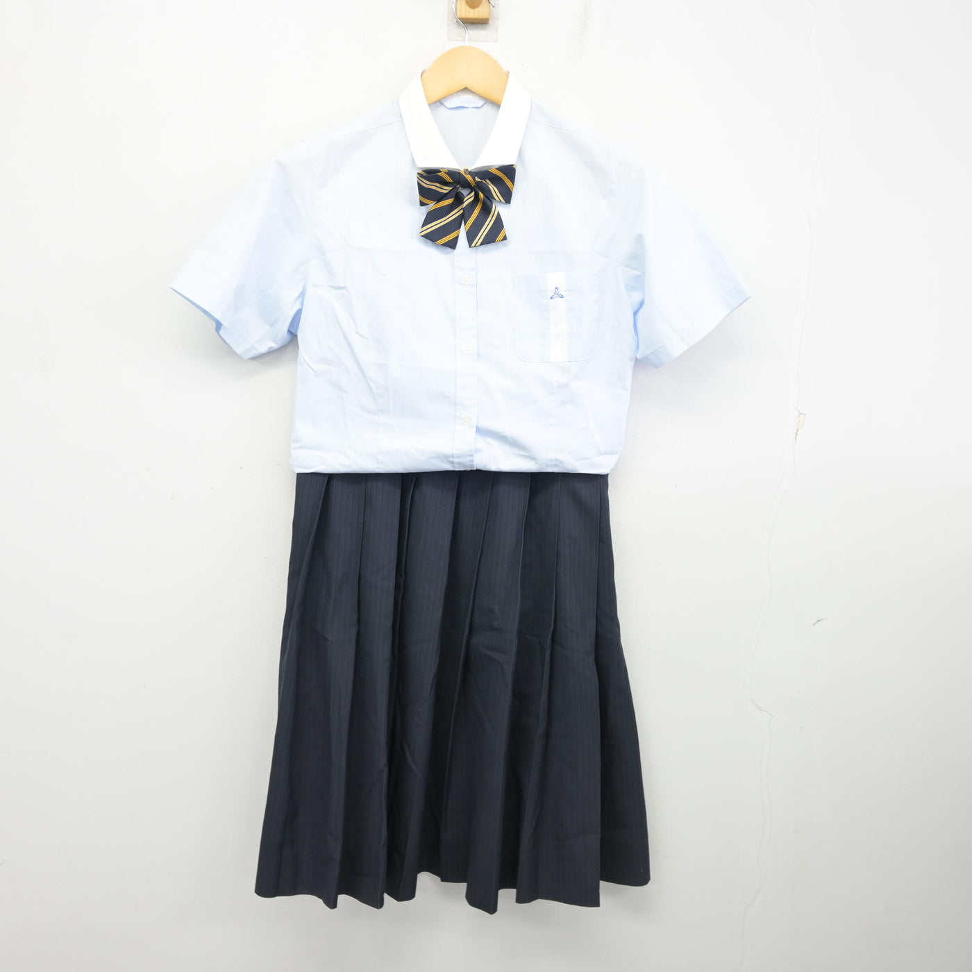 【中古】兵庫県 神港橘高等学校 女子制服 3点 (シャツ・スカート) sf099211