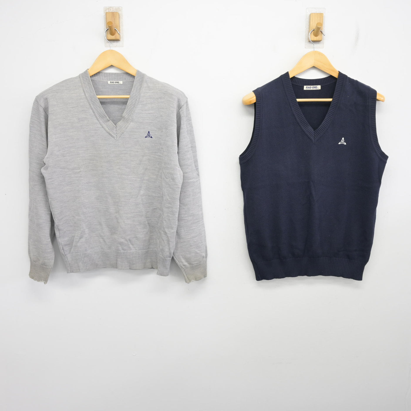 【中古】兵庫県 神港橘高等学校 女子制服 2点 (ニット・ニットベスト) sf099213