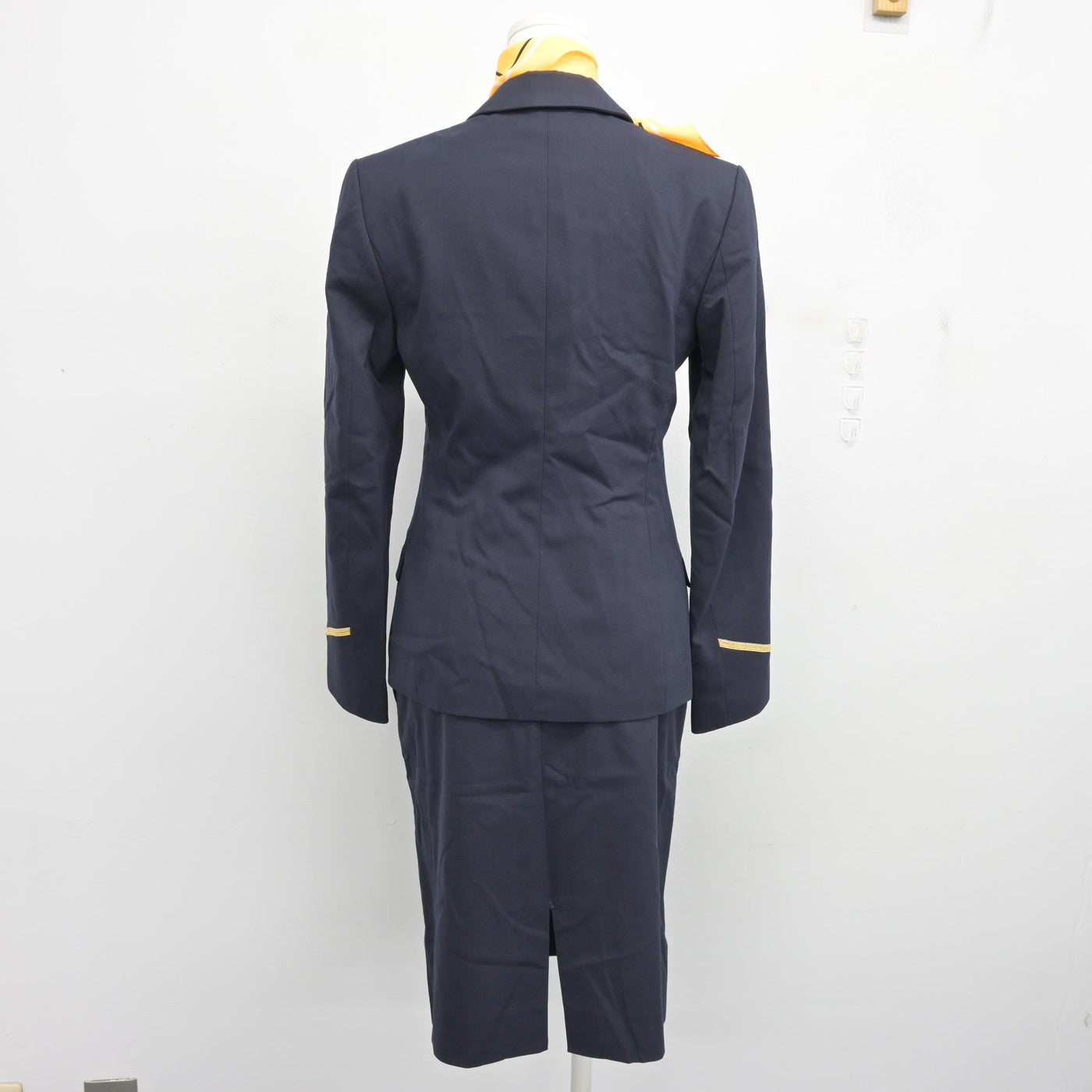 【中古】 ルフトハンザドイツ航空 女子制服 4点 (ジャケット・ニット・スカート) sf099245