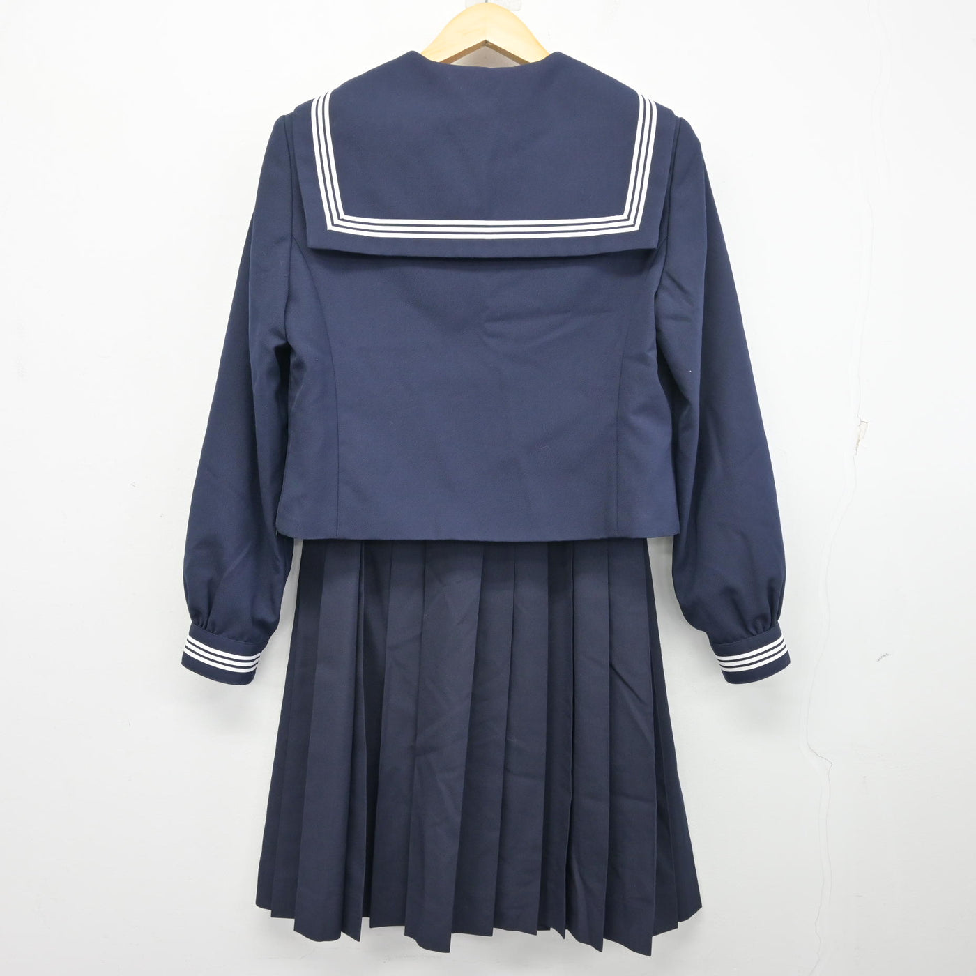 【中古】茨城県 駒王中学校 女子制服 2点 (セーラー服・スカート) sf099364