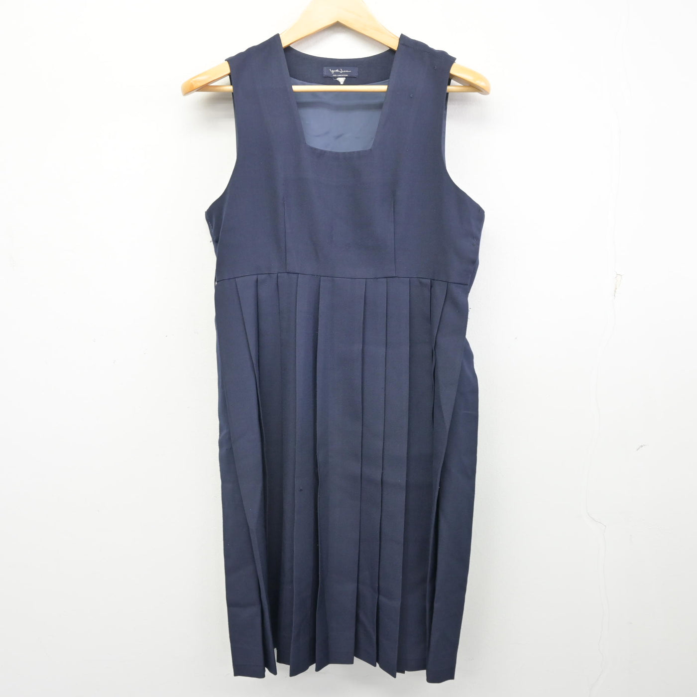【中古】熊本県 人吉市立第二中学校 女子制服 2点 (セーラー服・ジャンパースカート) sf099397