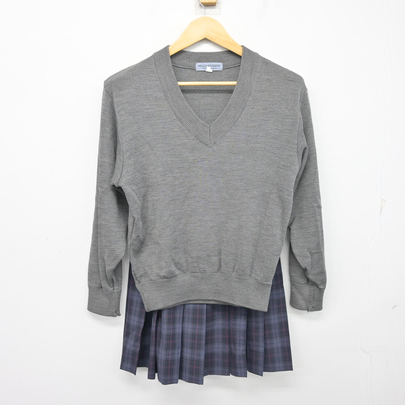 【中古】大阪府 津田中学校 女子制服 2点 (ニット・スカート) sf099404