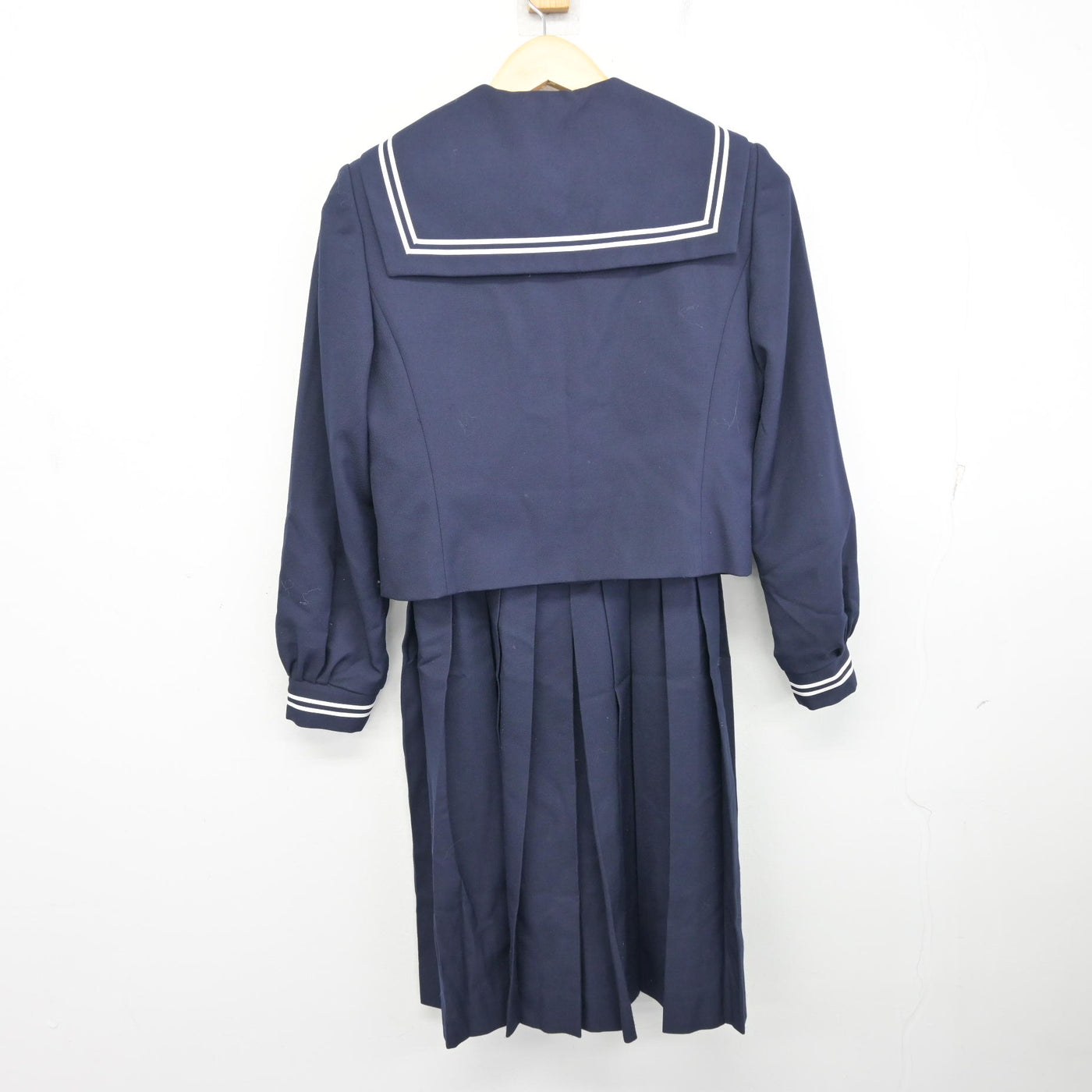 【中古】東京都 亀戸中学校 女子制服 3点 (セーラー服・ジャンパースカート) sf099568