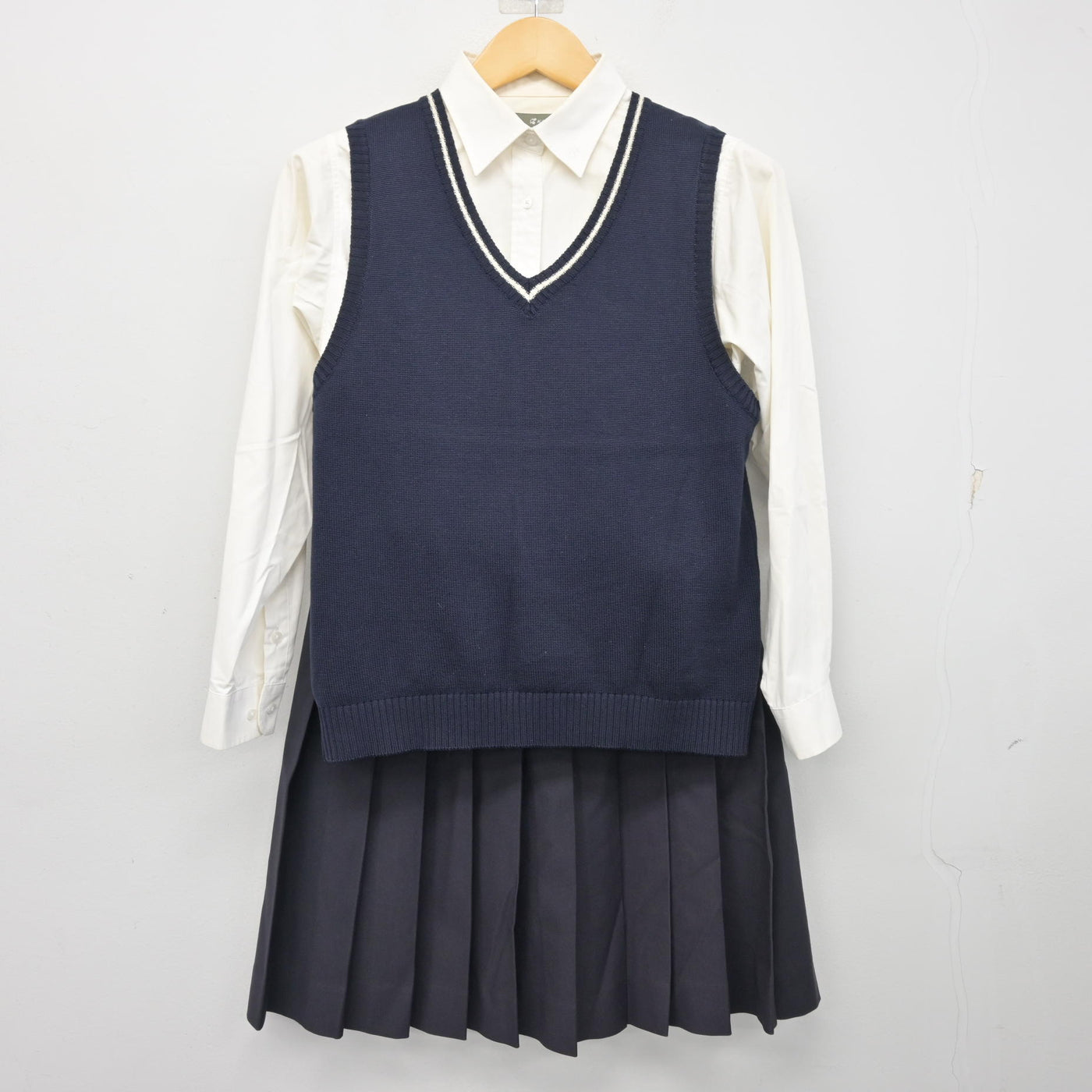 【中古】北海道 北海道札幌工業高等学校 女子制服 4点 (ブレザー・ニットベスト・シャツ・スカート) sf099570
