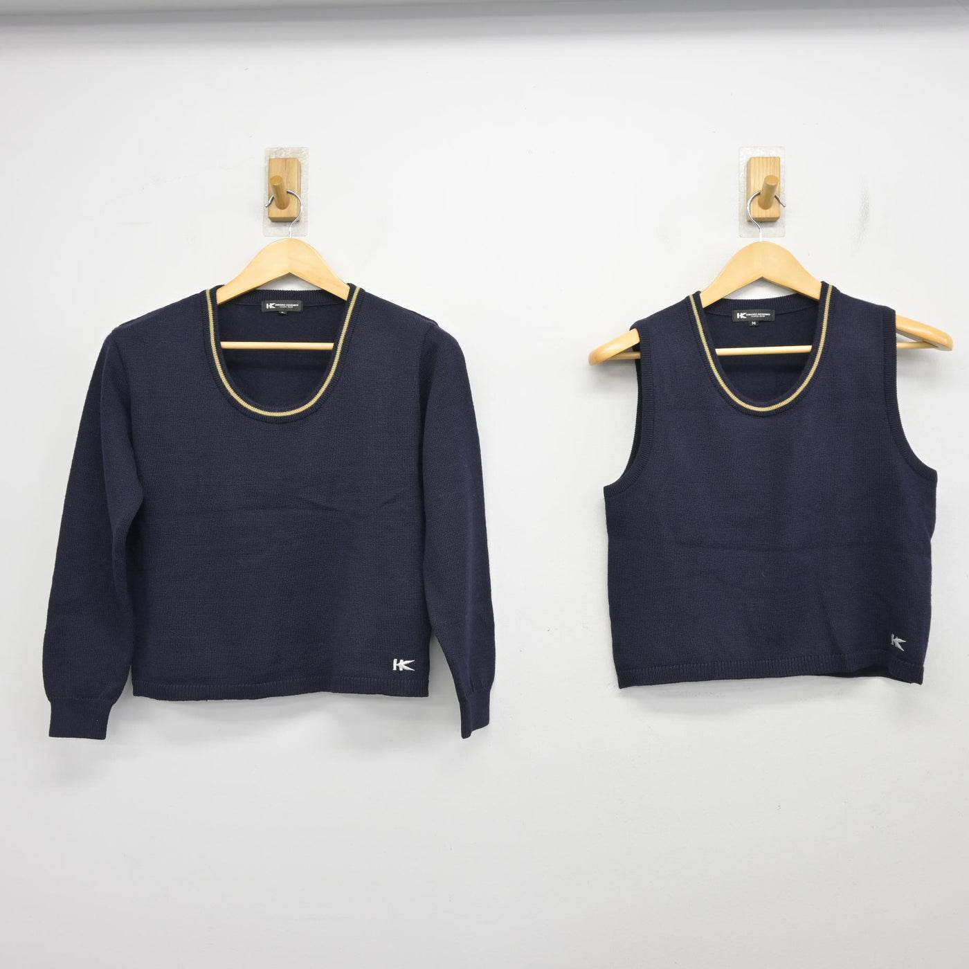 【中古】大分県 大分東明高等学校 女子制服 2点 (ニットベスト・ニット) sf099596