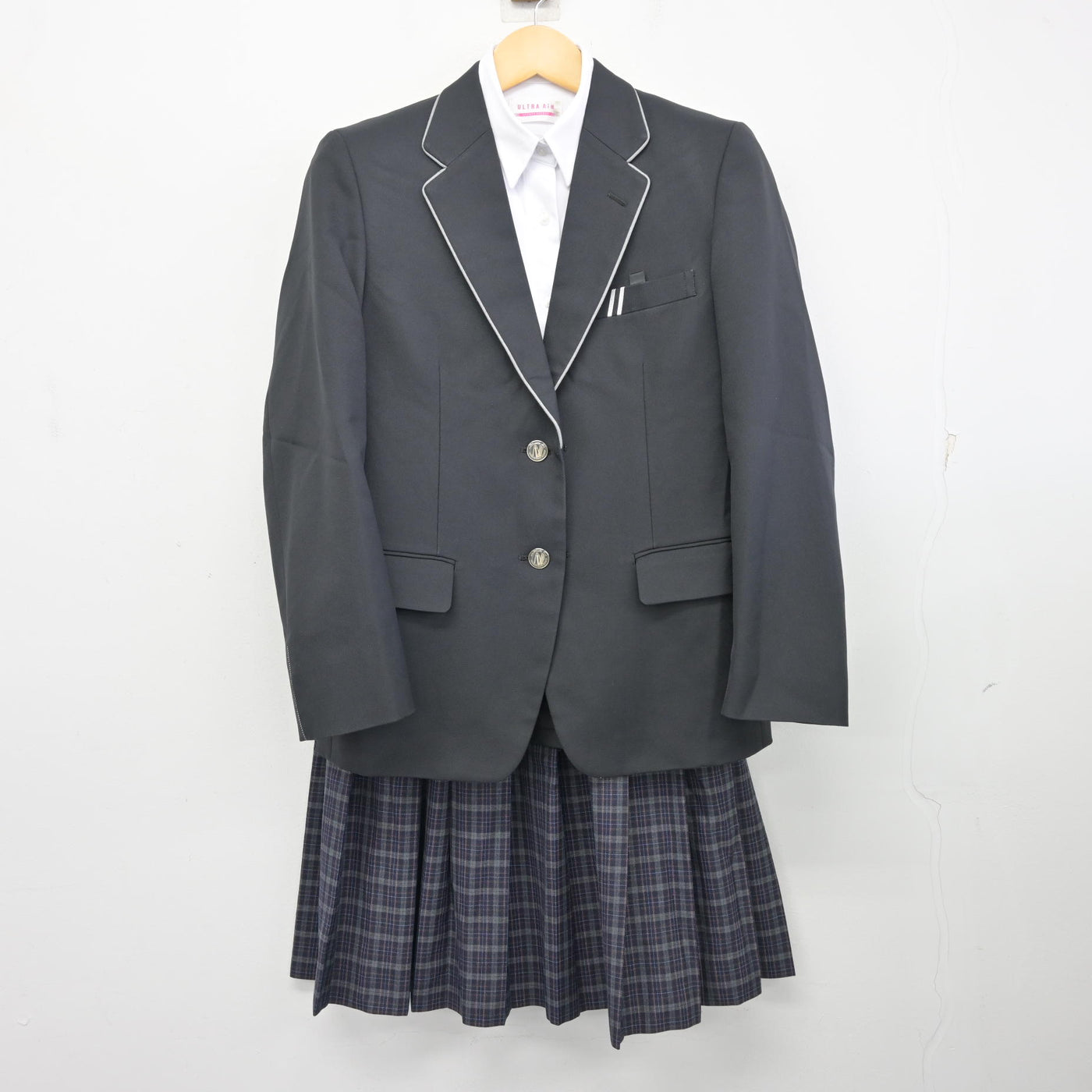 【中古】愛知県 北方中学校 女子制服 3点 (ブレザー・シャツ・スカート) sf099727